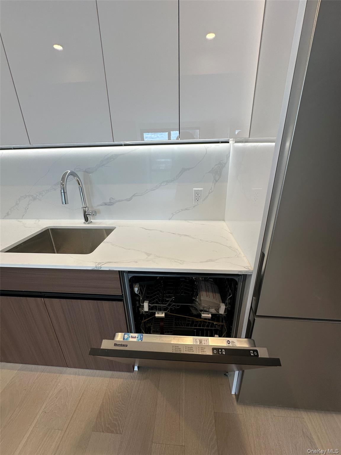144-49 Northern Boulevard, Unit 520 photo 12