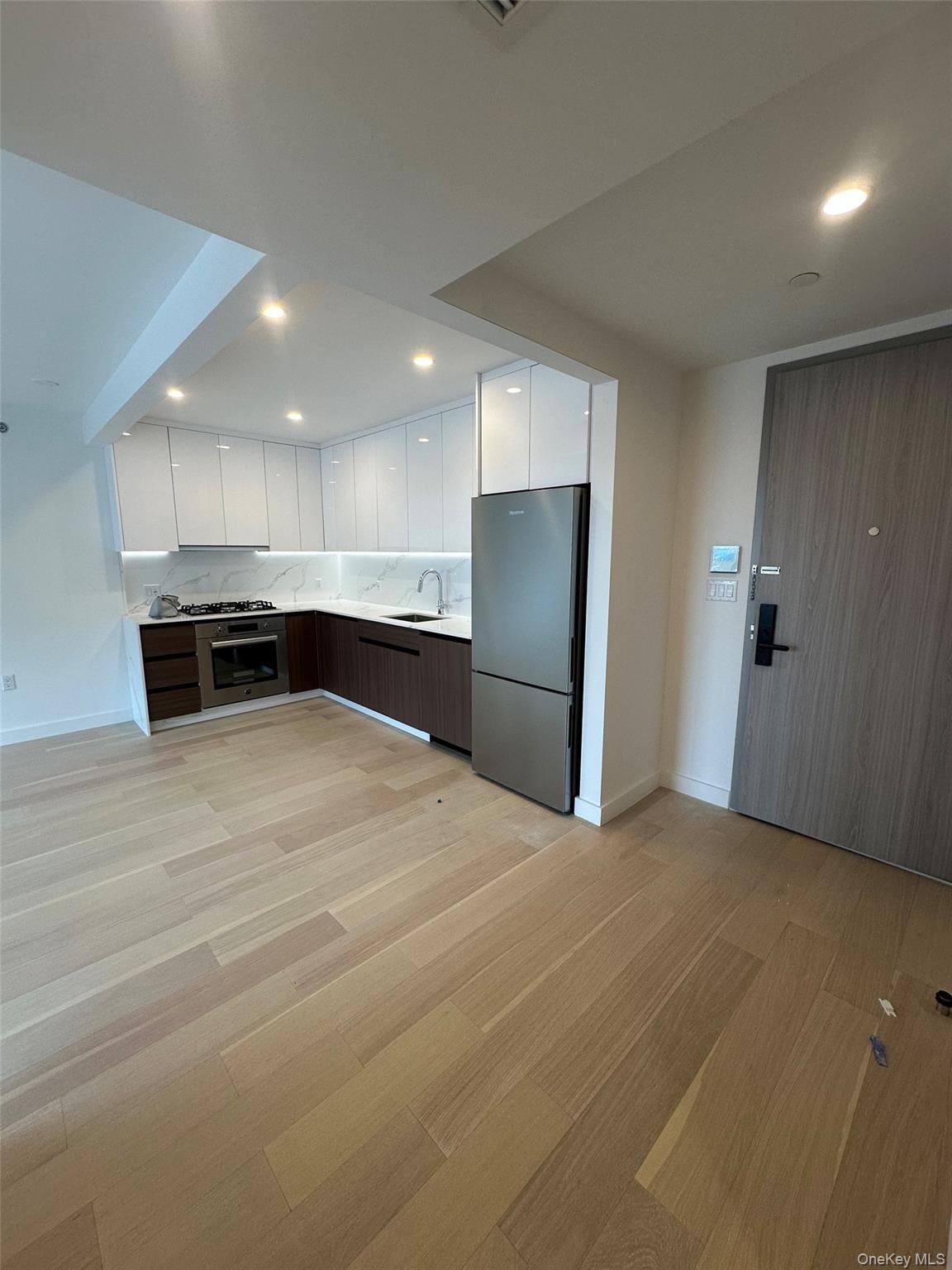 144-49 Northern Boulevard, Unit 520 photo 2