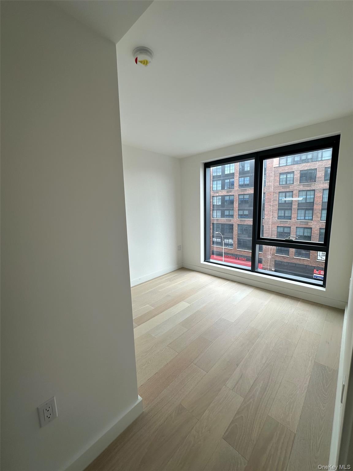 144-49 Northern Boulevard, Unit 520 photo 6