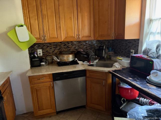 646 E 230th Street – For Sale photo 6