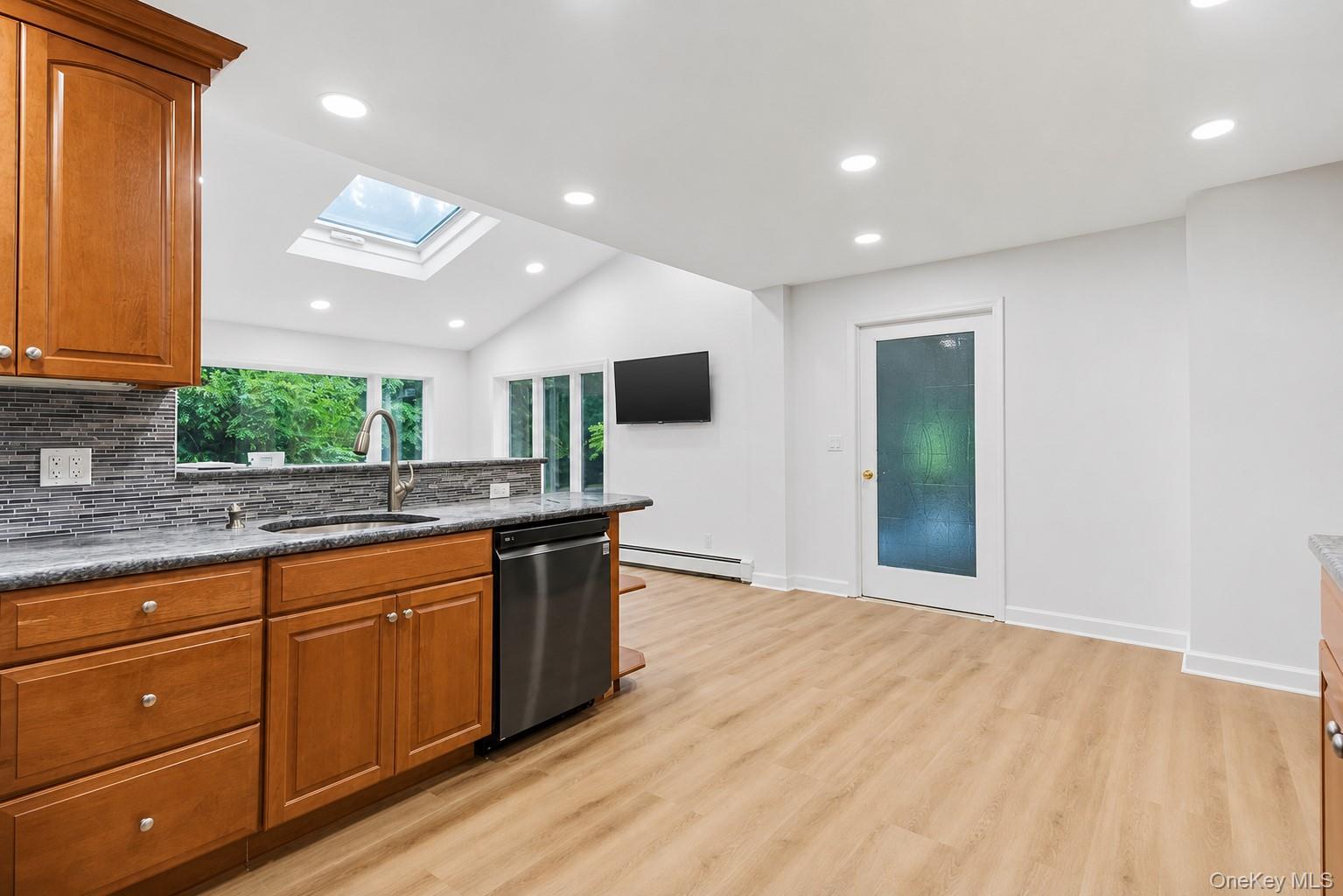 83 Shore Road – For Sale photo 4