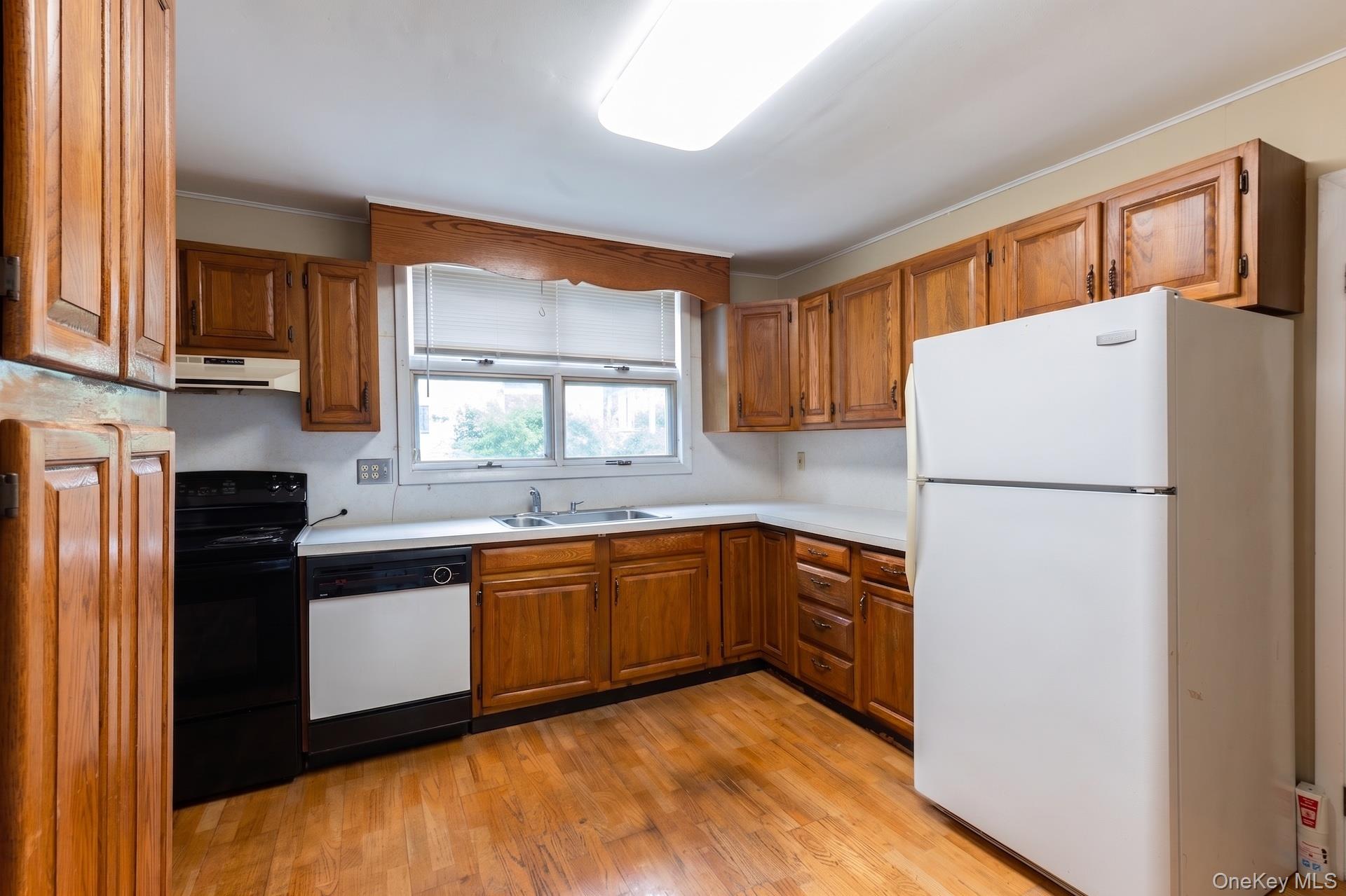 8 Elm Street – For Sale photo 9