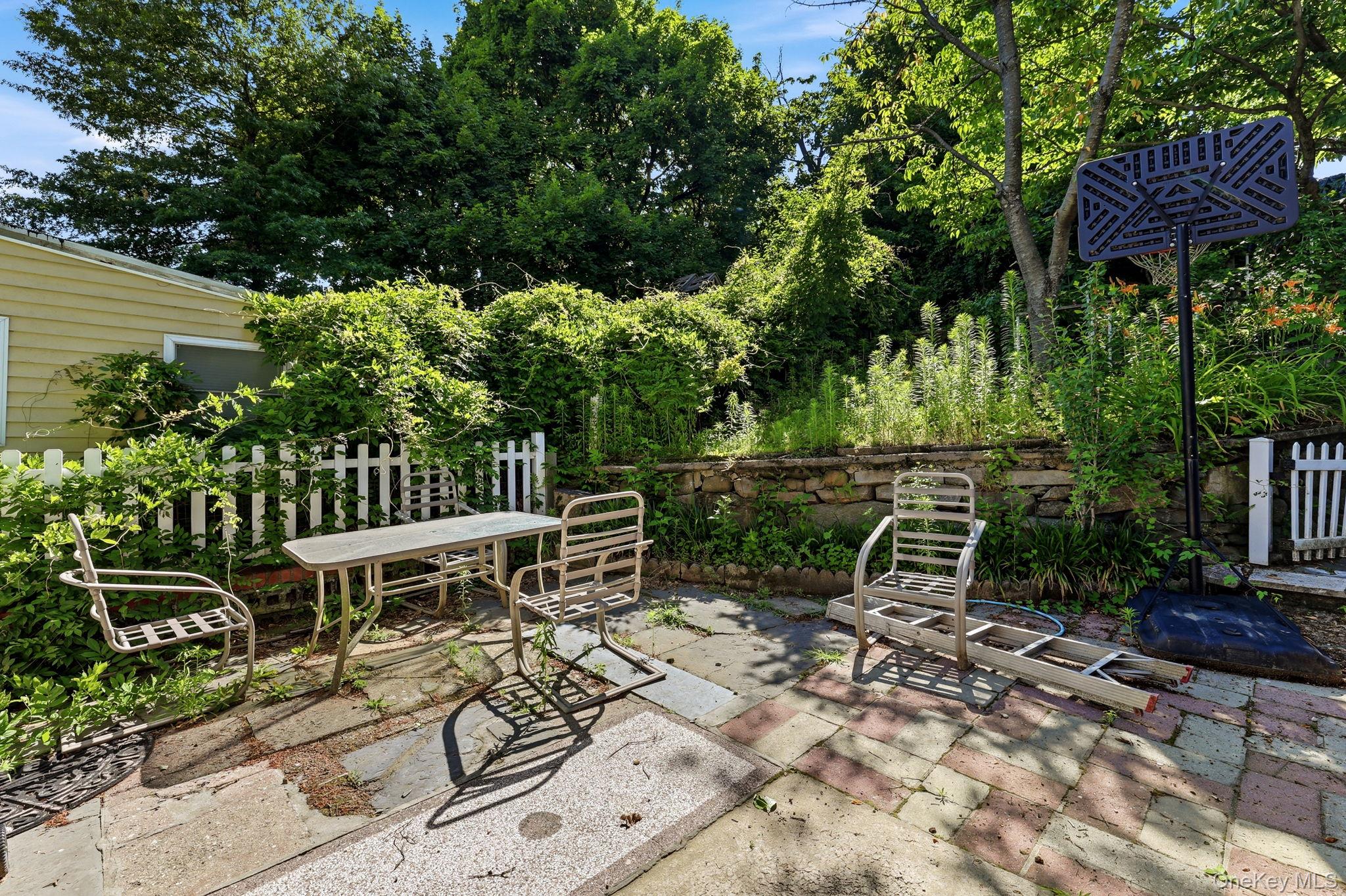 21 New Avenue – For Sale photo 27