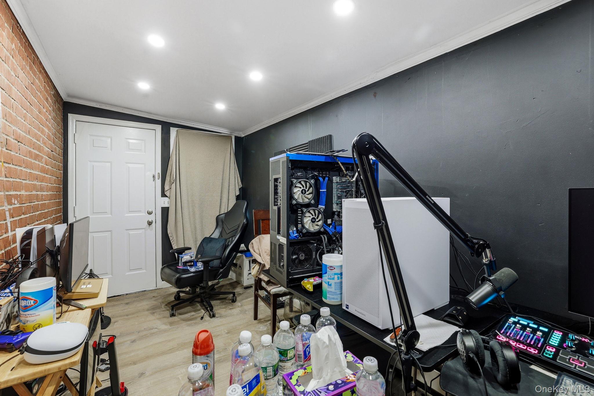 21 New Avenue – For Sale photo 20
