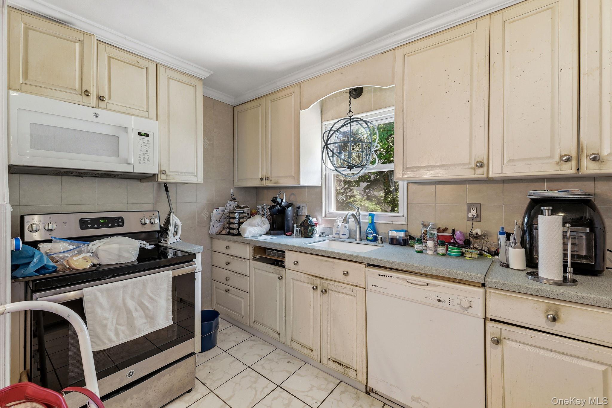 21 New Avenue – For Sale photo 17