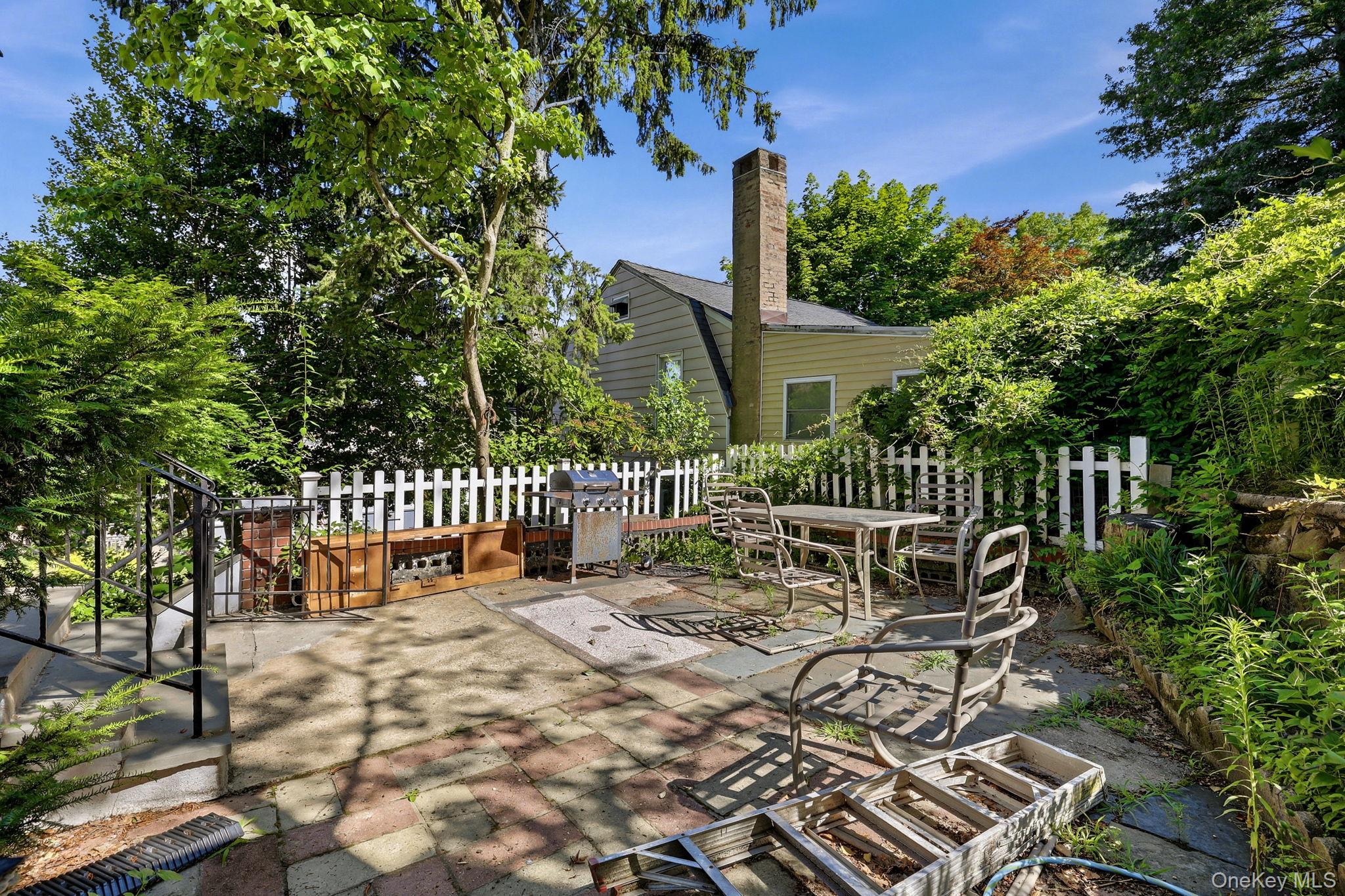 21 New Avenue – For Sale photo 4