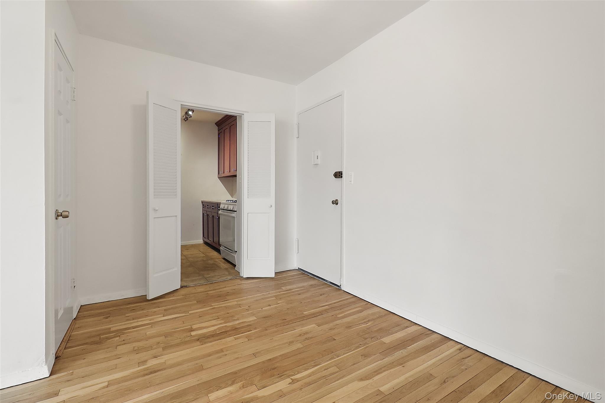 360 Westchester Avenue, Unit 623 photo 4