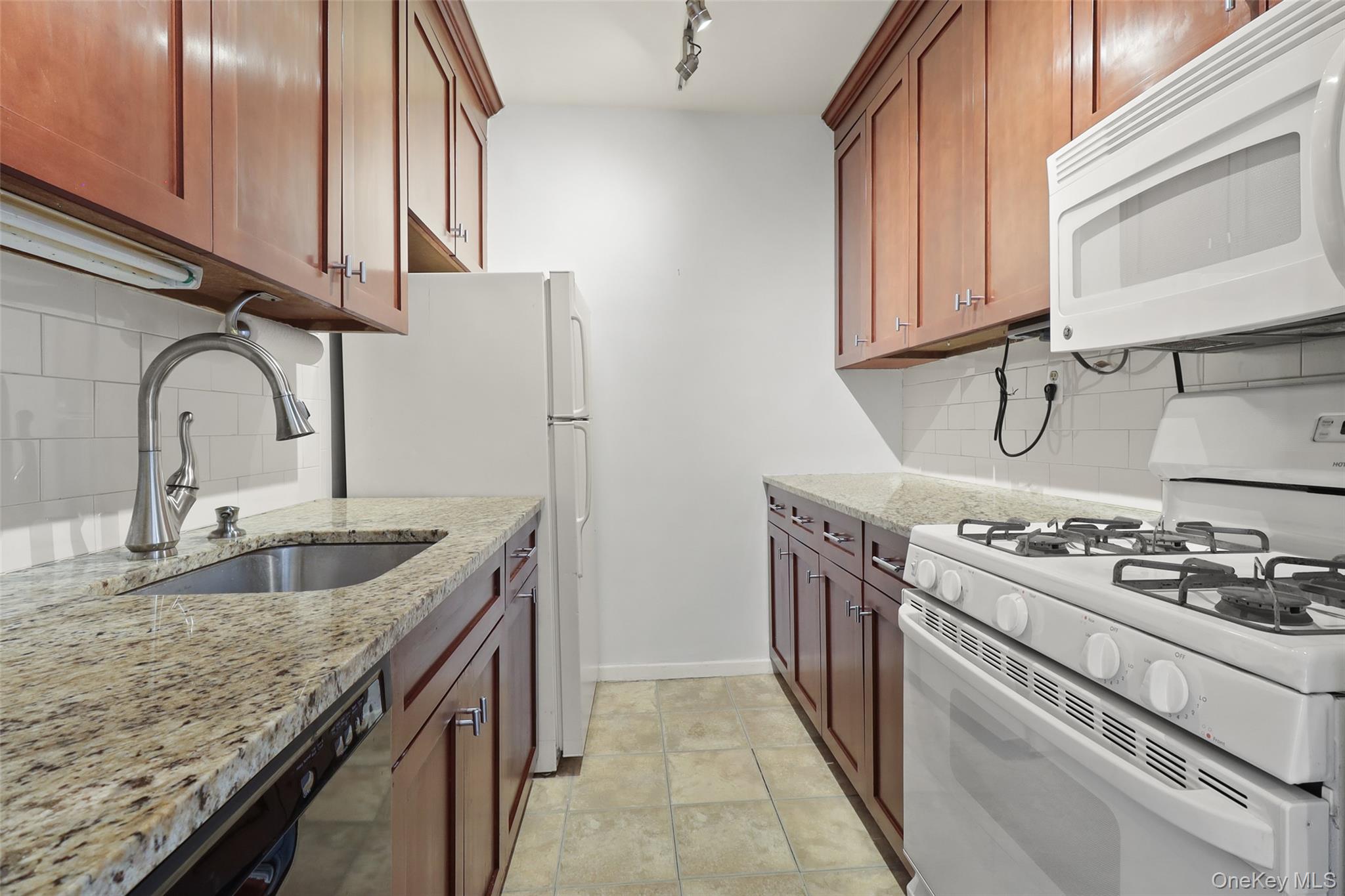 360 Westchester Avenue, Unit 623 photo 3