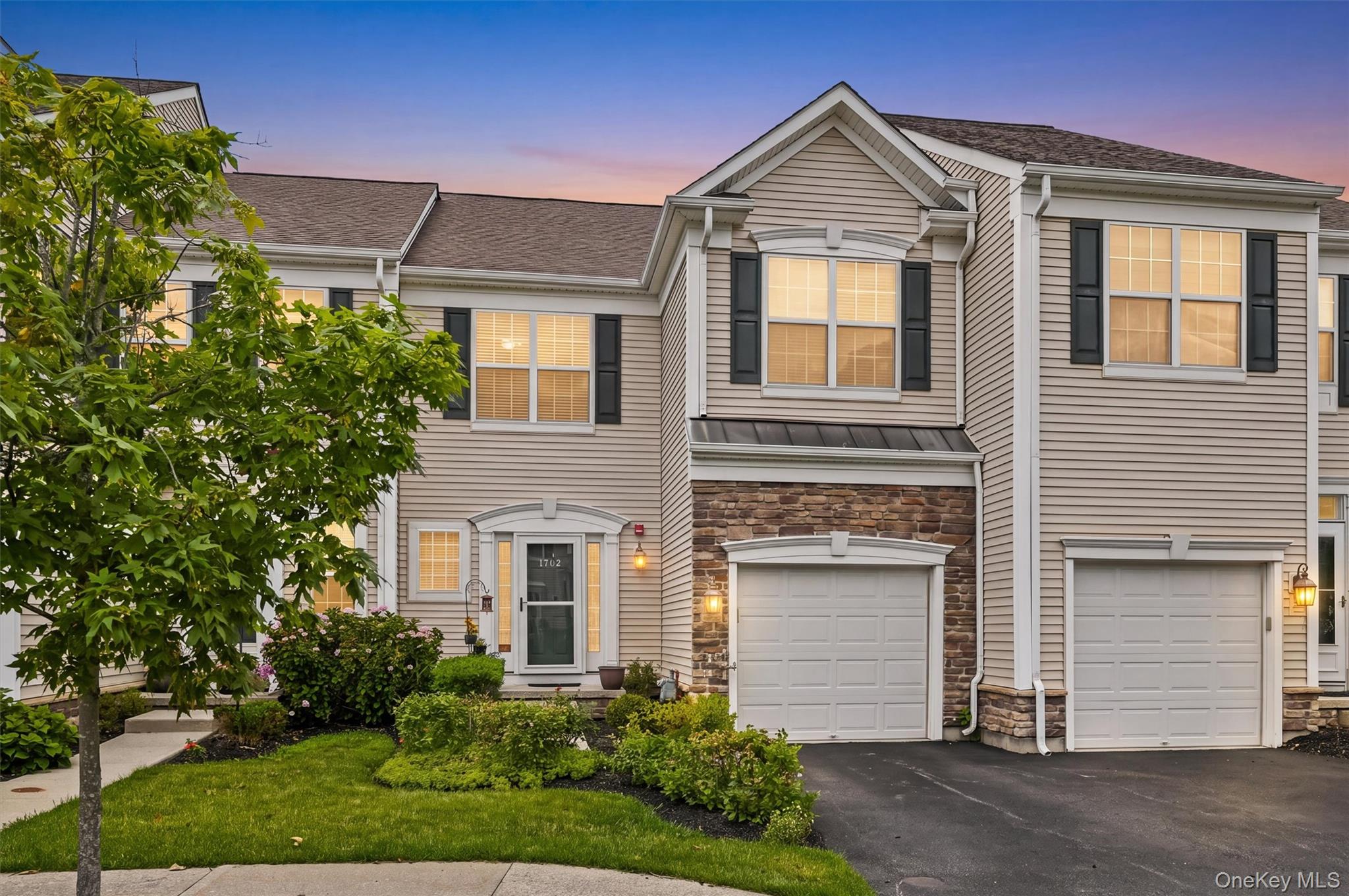 19 Brighton Drive, Unit 1702