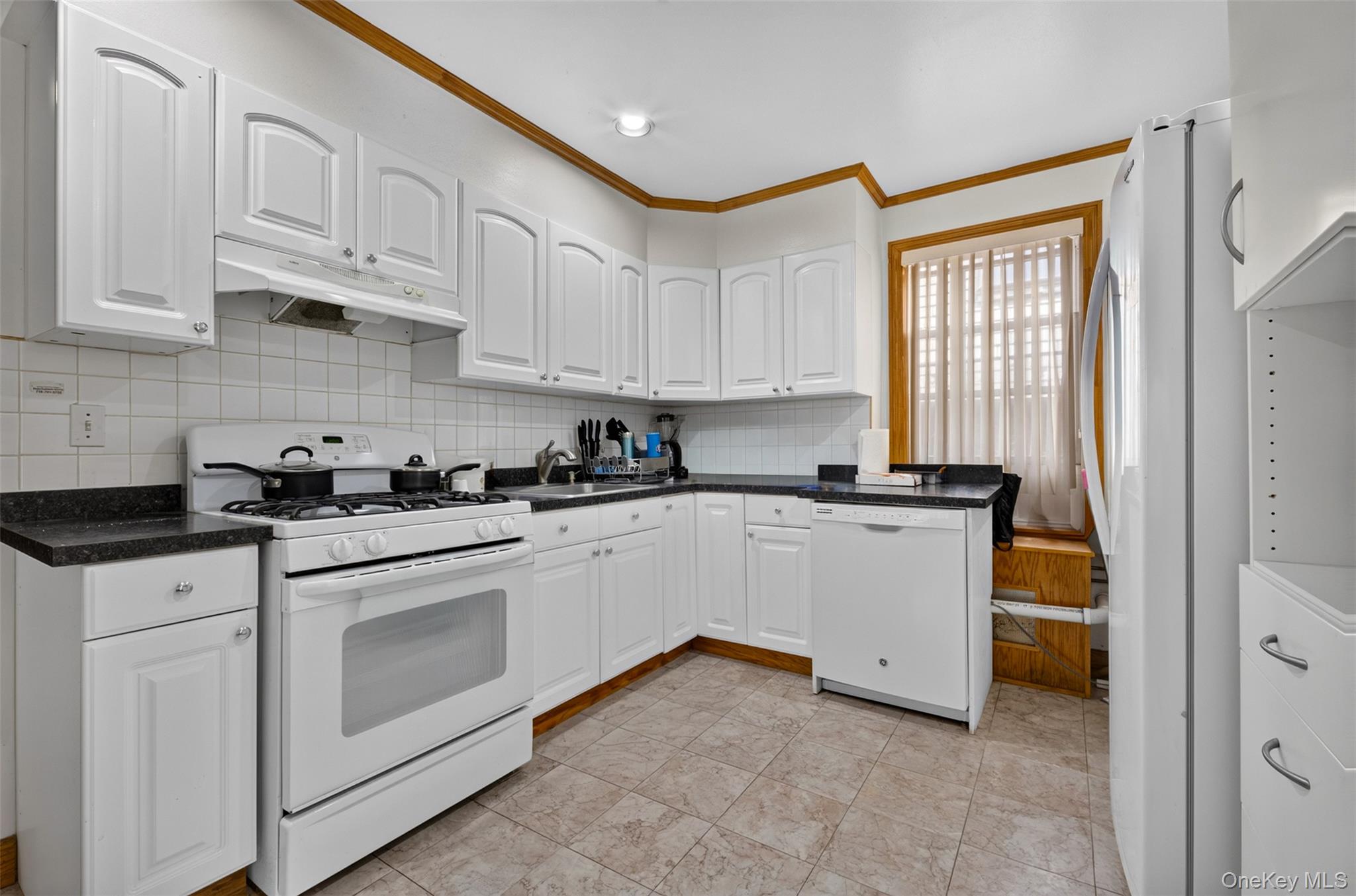 186-32 Avon Road – For Sale photo 25