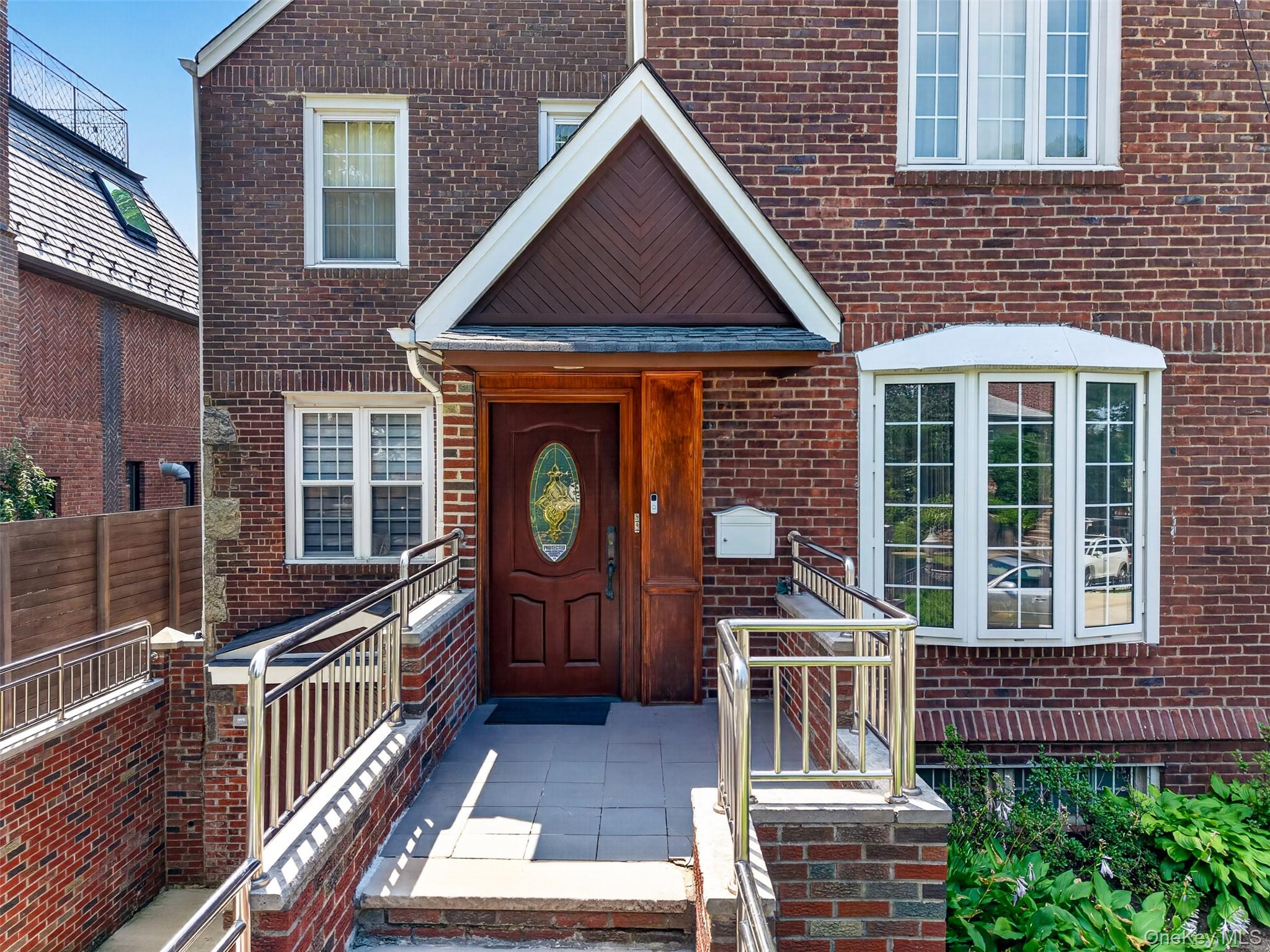 186-32 Avon Road – For Sale photo 4