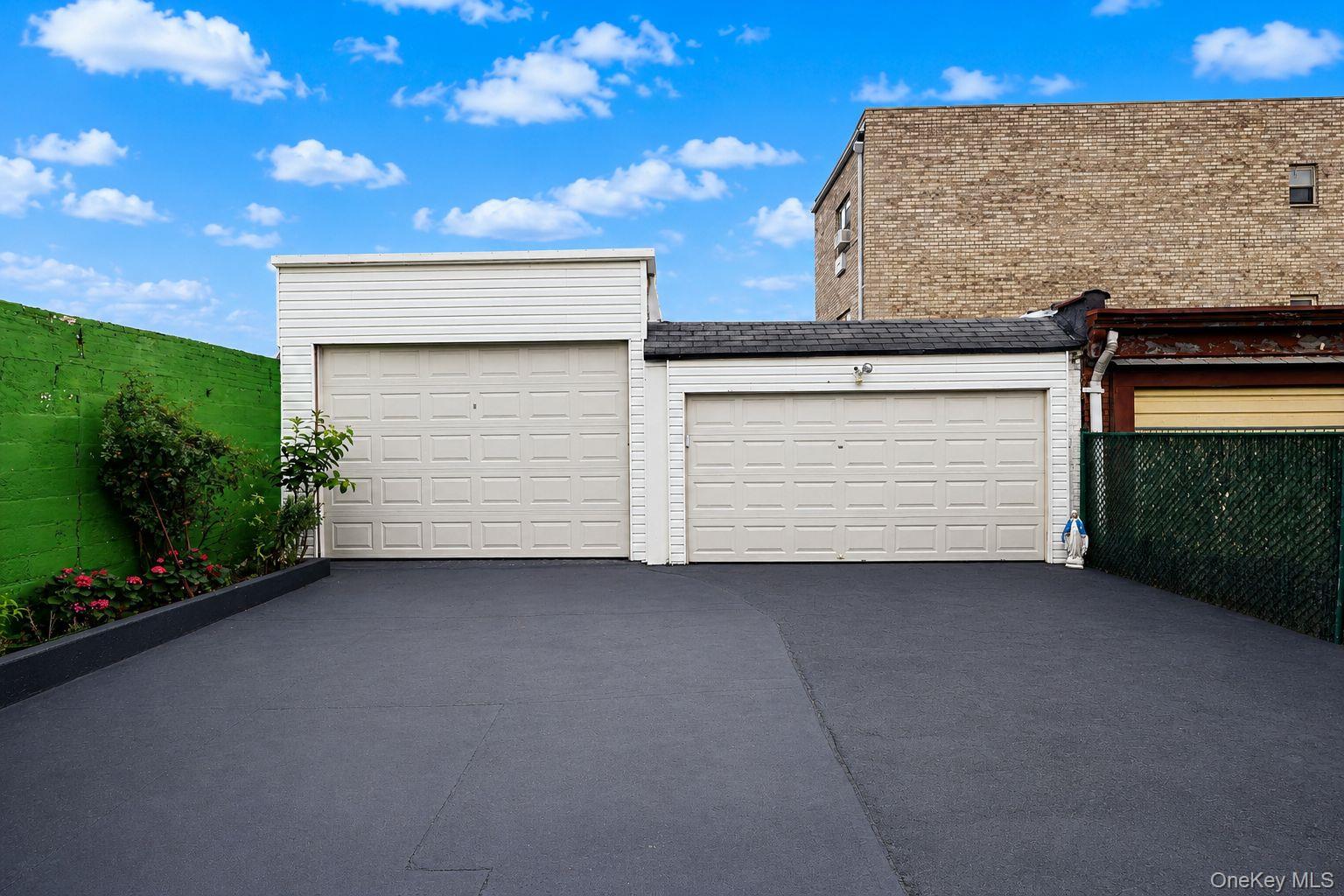6340 60th Place – For Sale photo 4