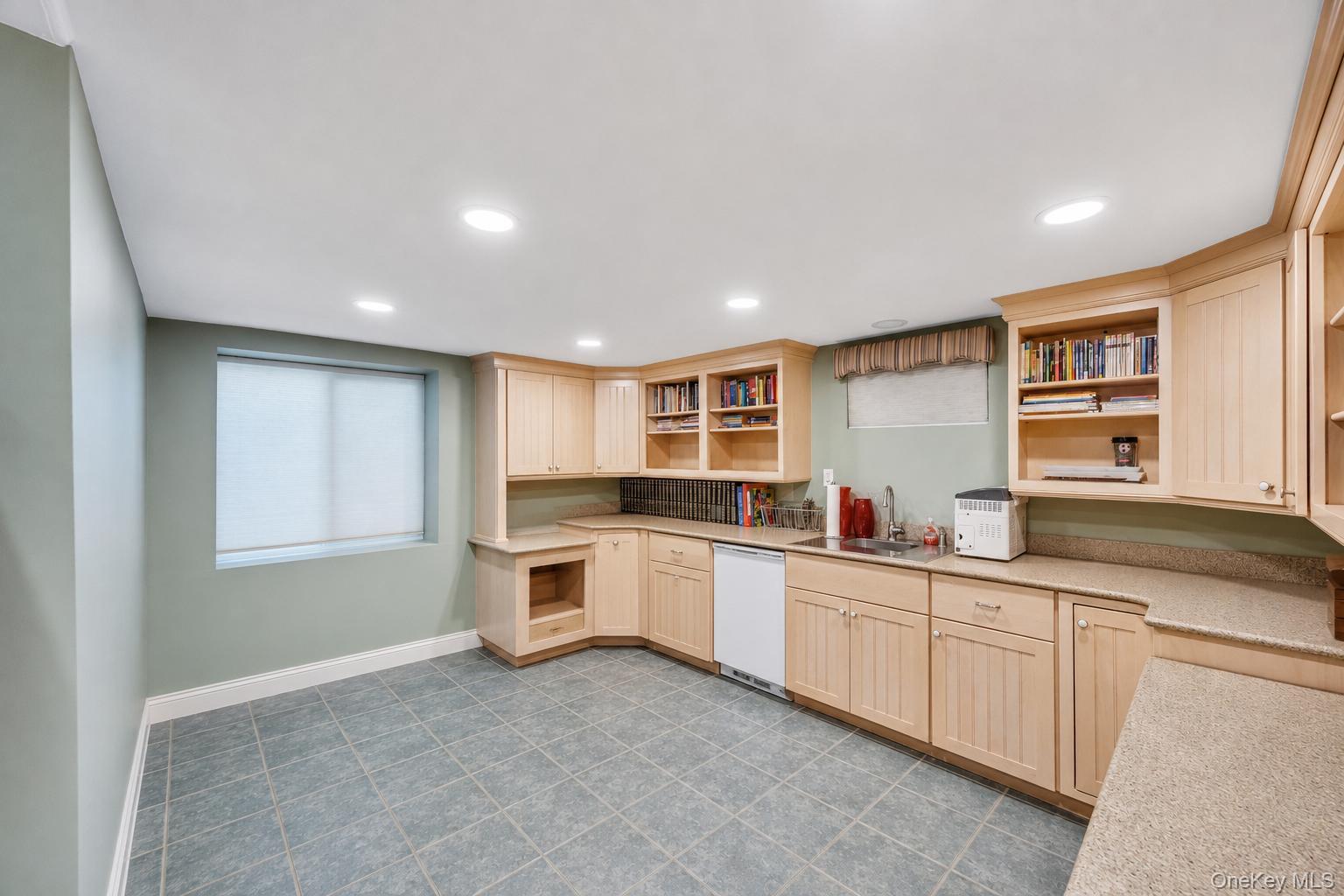 16 Ashland Avenue – For Sale photo 40