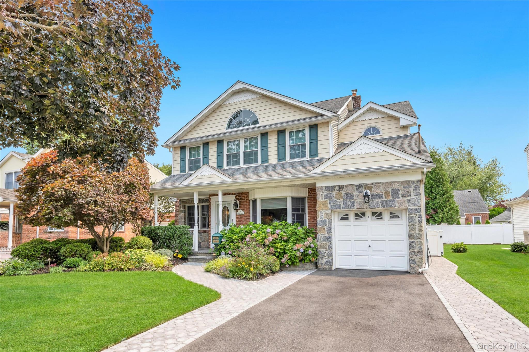 16 Ashland Avenue – For Sale photo 3