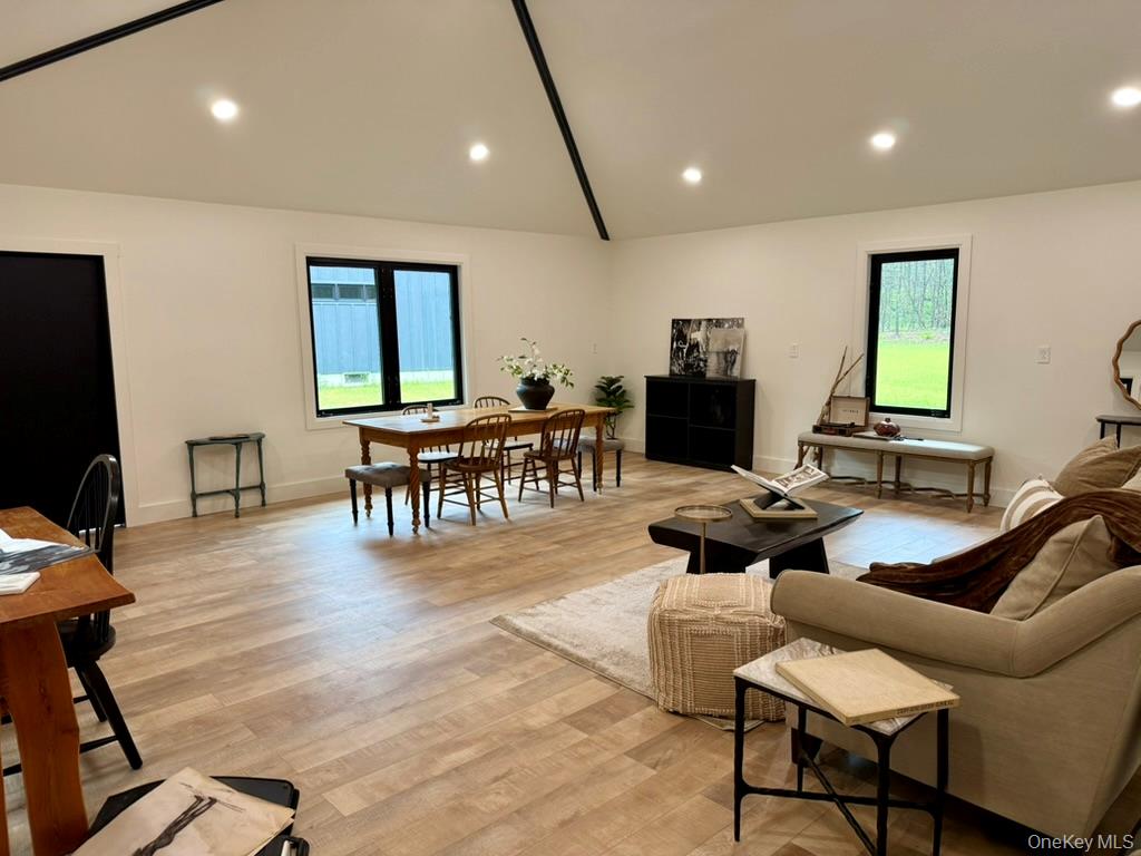 26 Victoria Lane – For Sale photo 2
