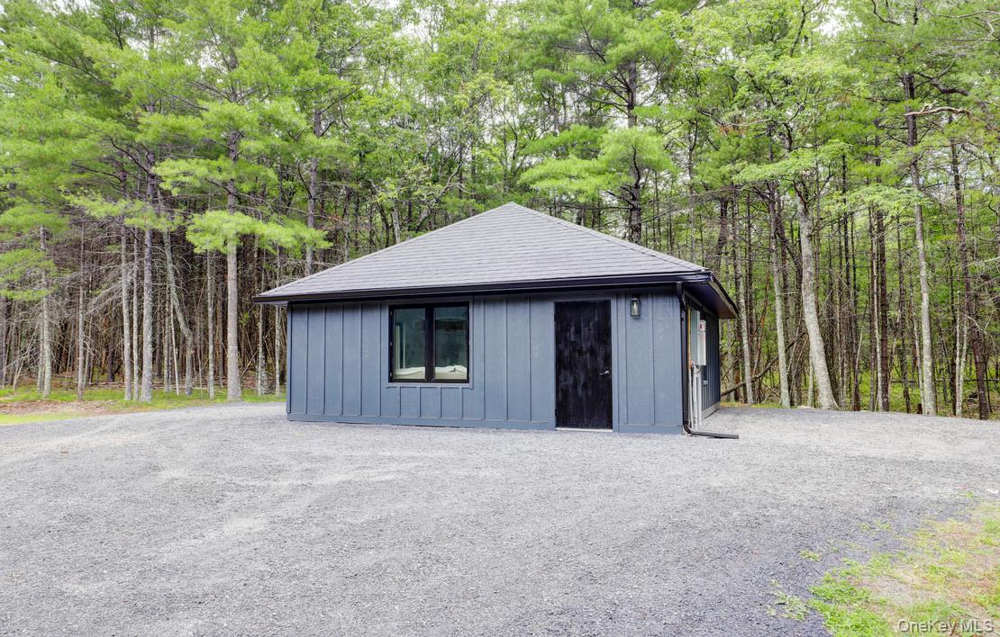 26 Victoria Lane – For Sale photo 43
