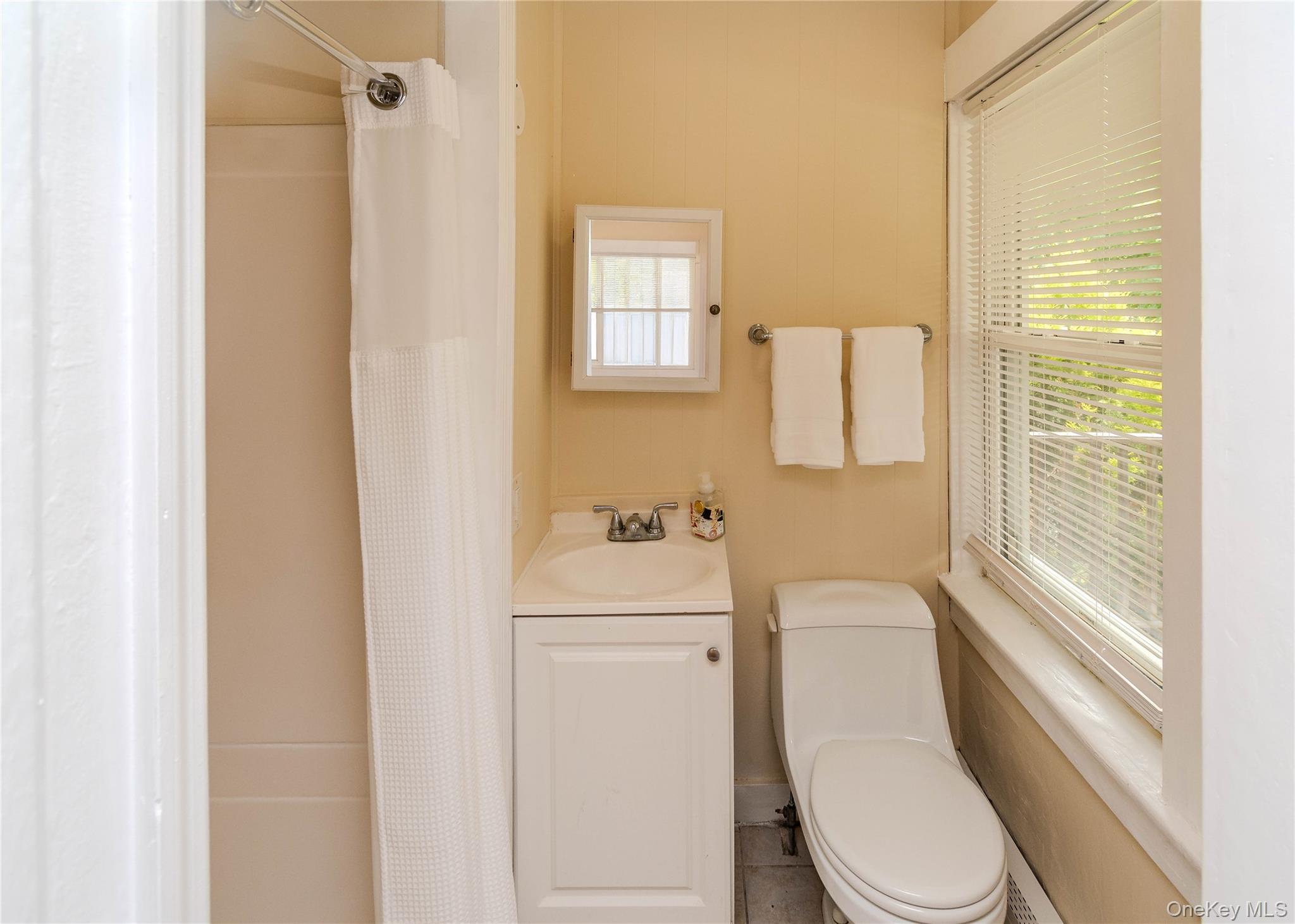 382 E Main Street – For Sale photo 16