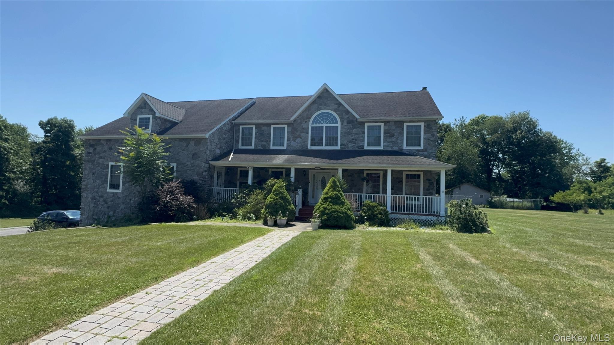 10 Willys Court – For Sale photo 2