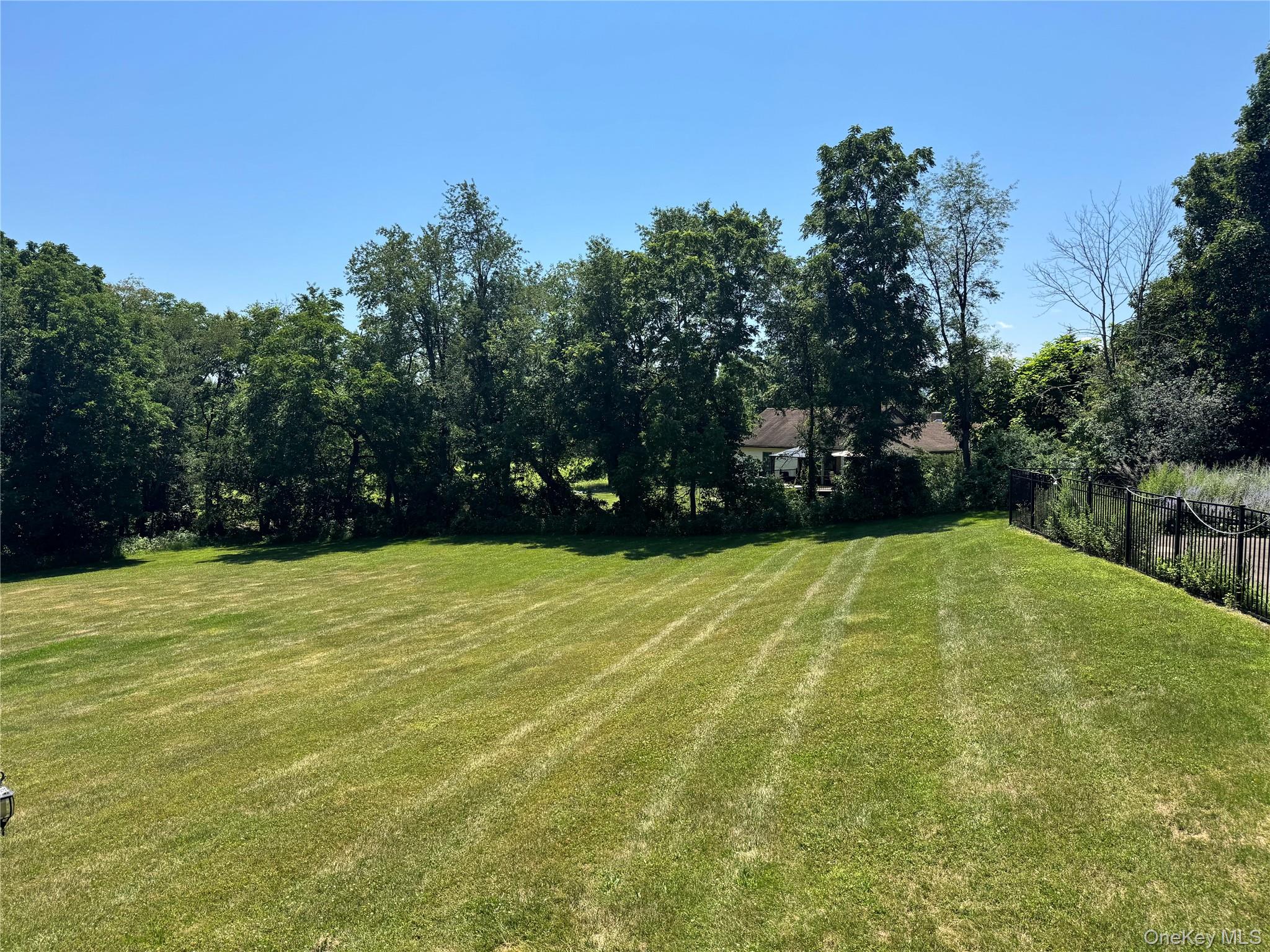 10 Willys Court – For Sale photo 38