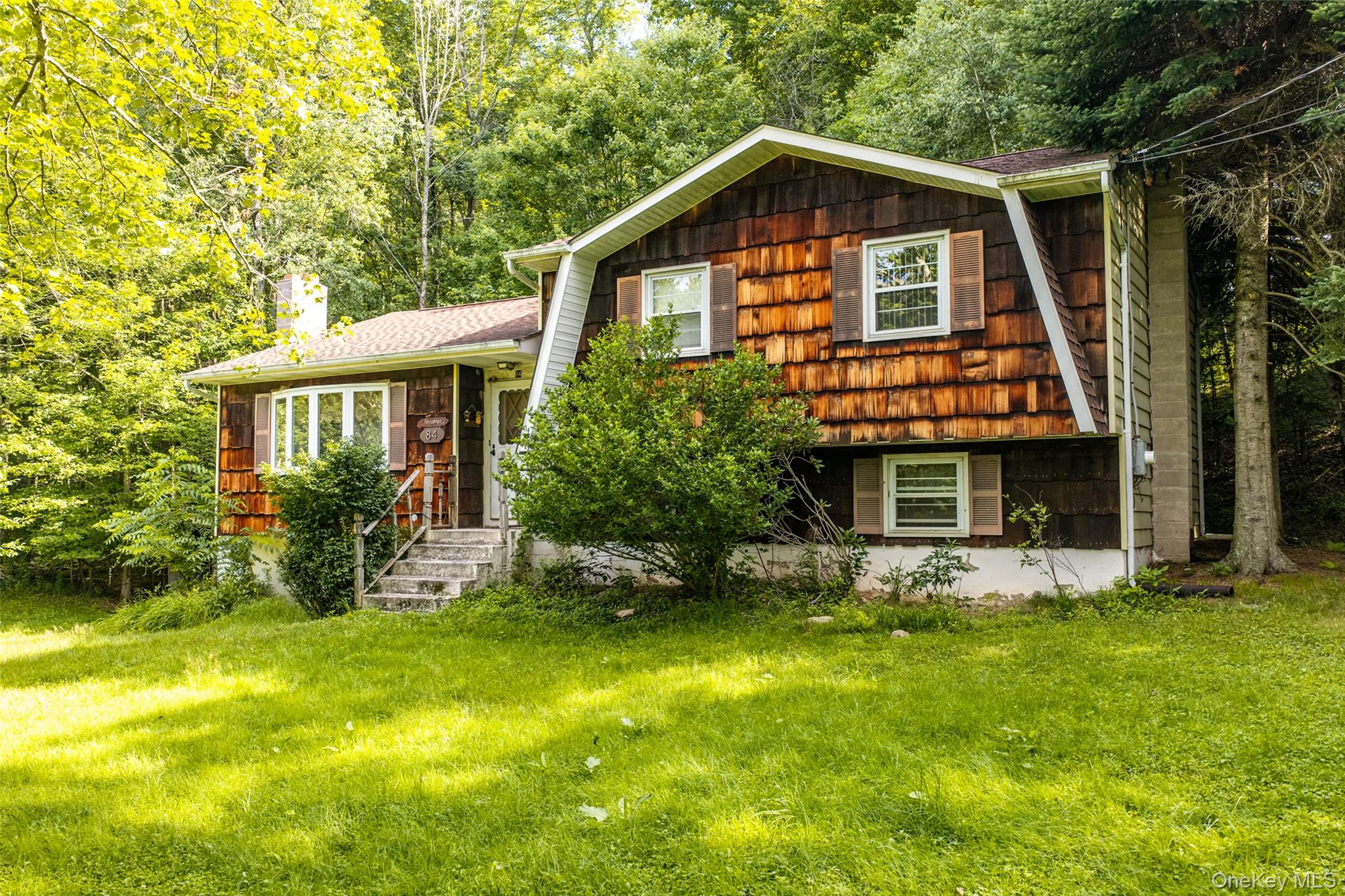 84 Railroad Avenue – For Sale photo 4