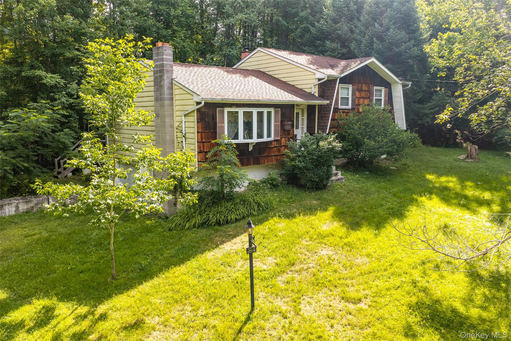 84 Railroad Avenue – For Sale photo 3