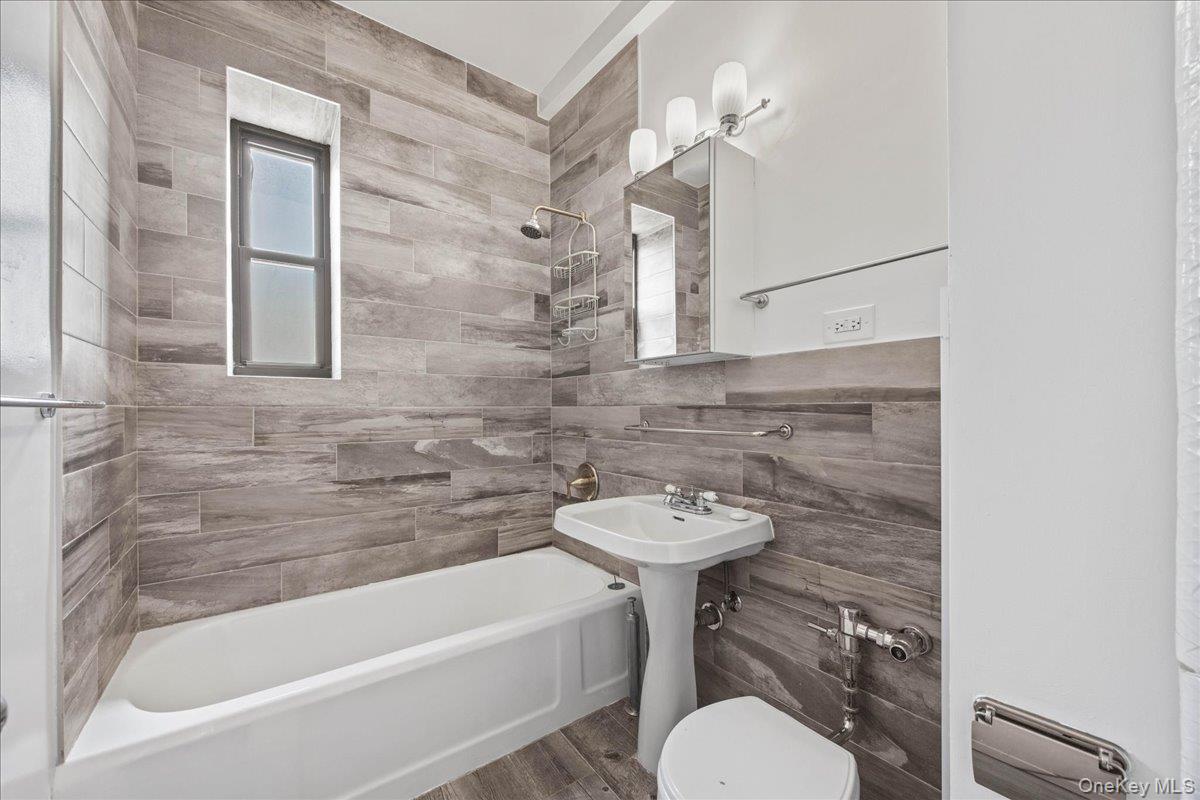 50 Park Terrace East St., Unit 1LM photo 15