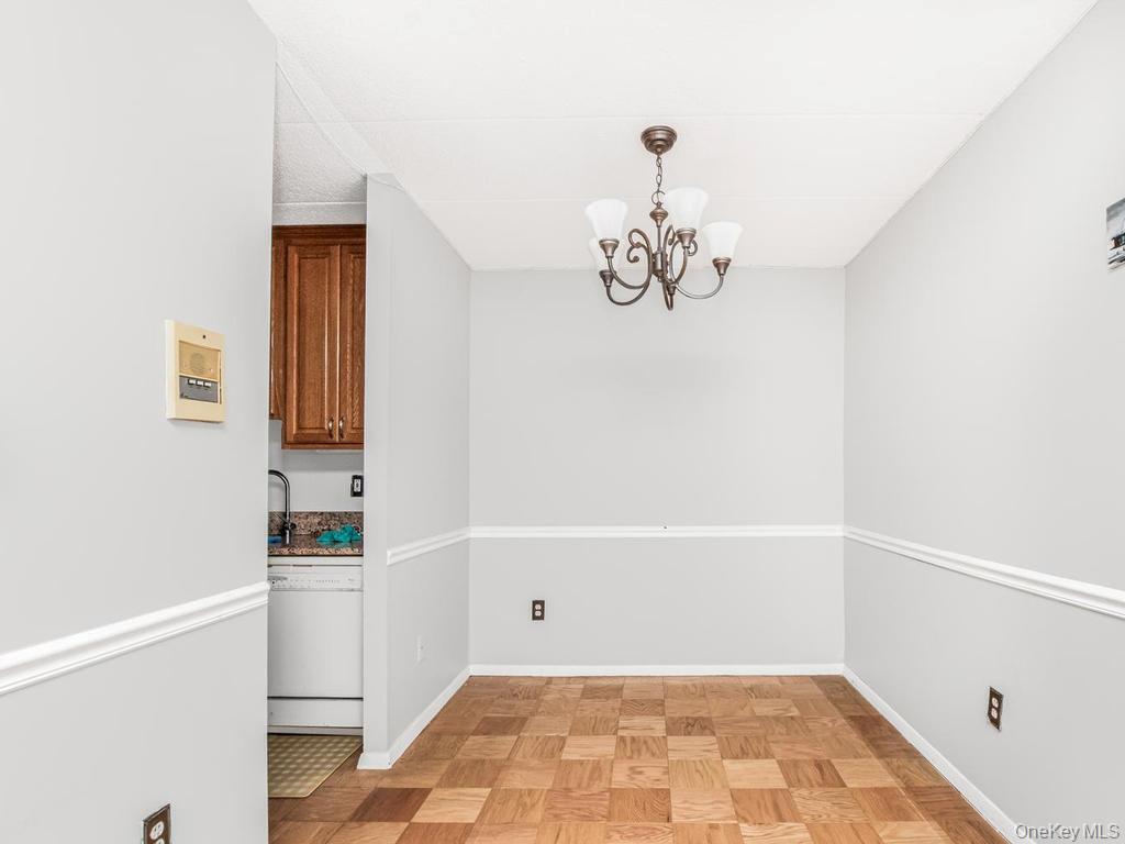 1085 Warburton Avenue, Unit 114 photo 12