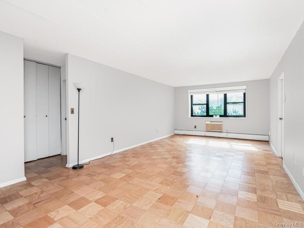 1085 Warburton Avenue, Unit 114 photo 6