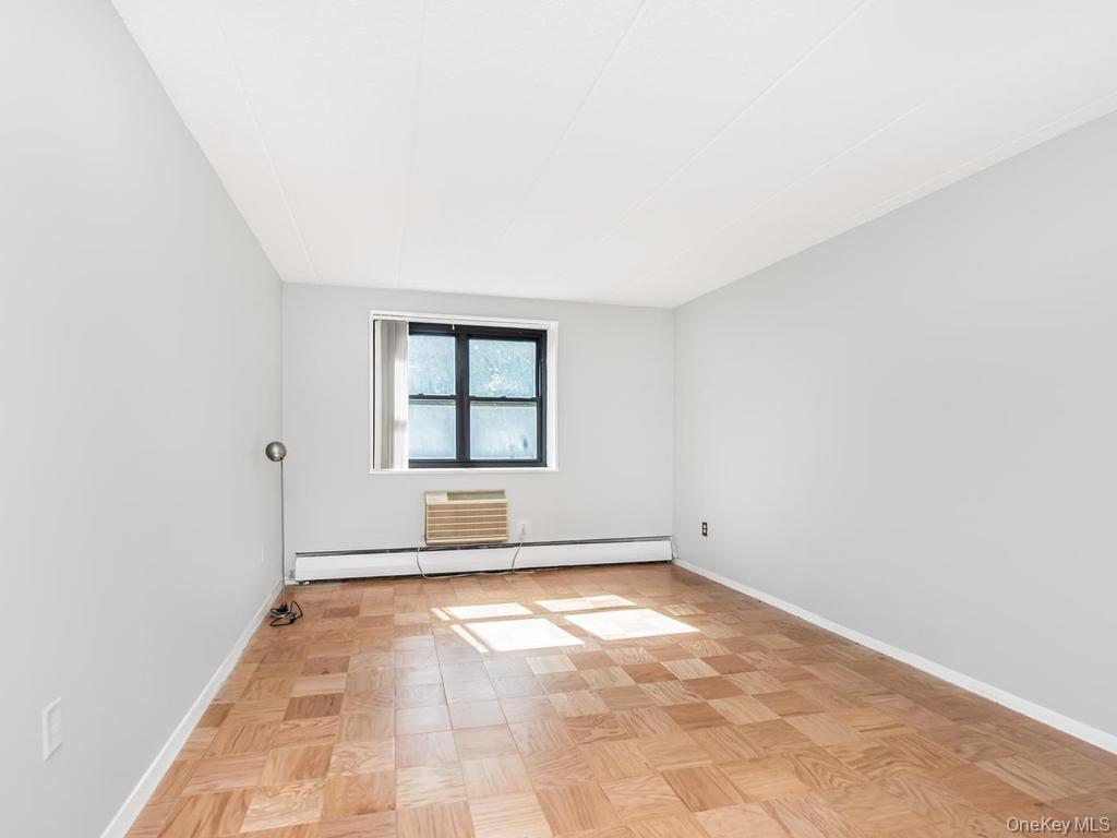 1085 Warburton Avenue, Unit 114 photo 10