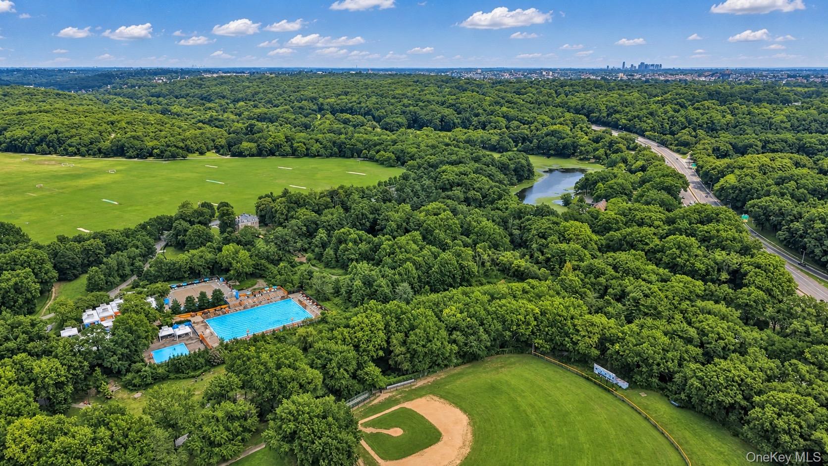 180 Van Cortlandt Park South, Unit 5C photo 3
