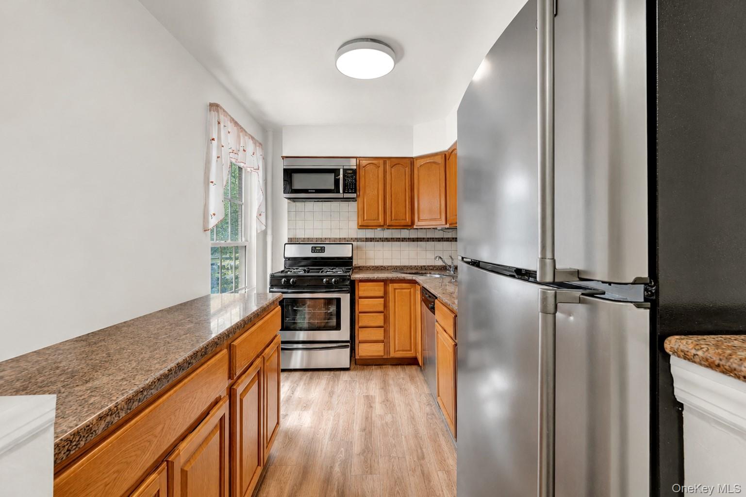 180 Van Cortlandt Park South, Unit 5C photo 4
