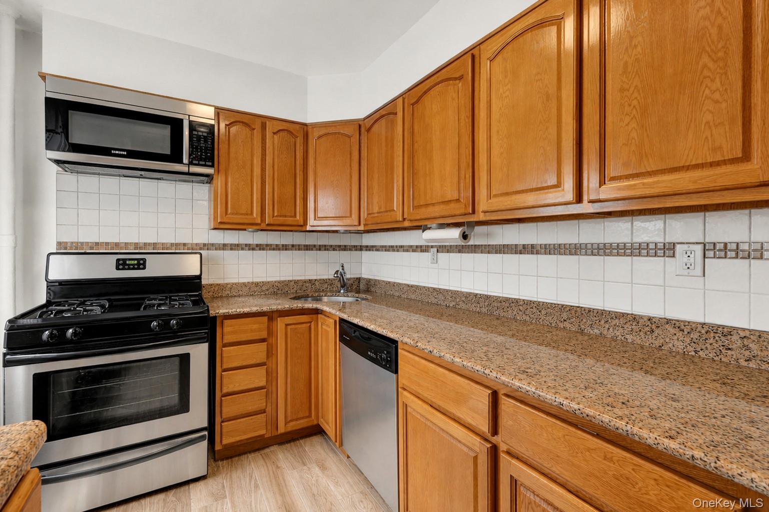180 Van Cortlandt Park South, Unit 5C photo 6