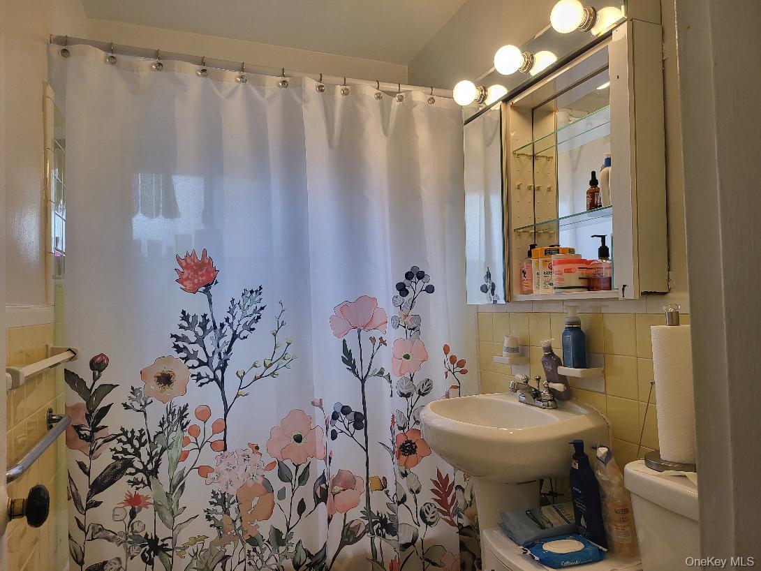 87-56 Francis Lewis Boulevard, Unit A62 photo 6