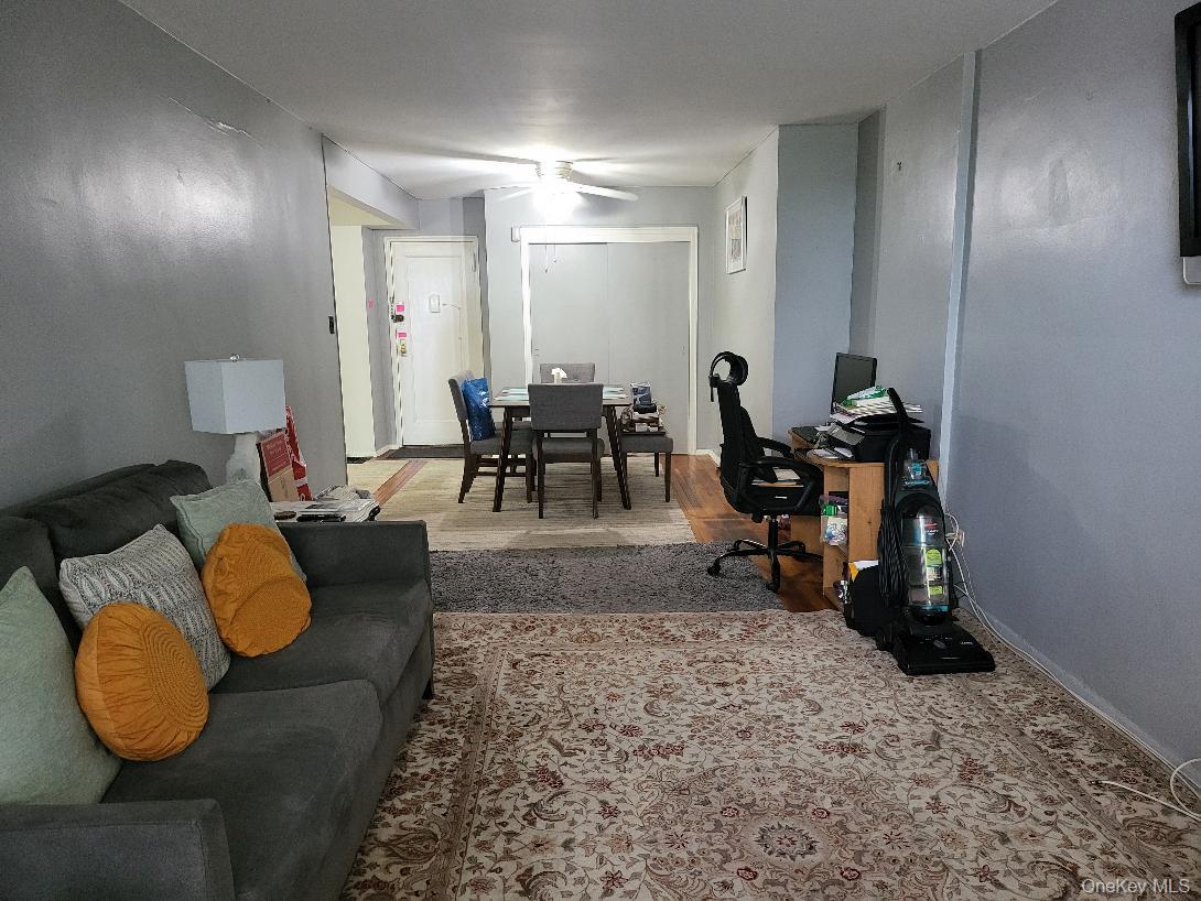 87-56 Francis Lewis Boulevard, Unit A62 photo 3