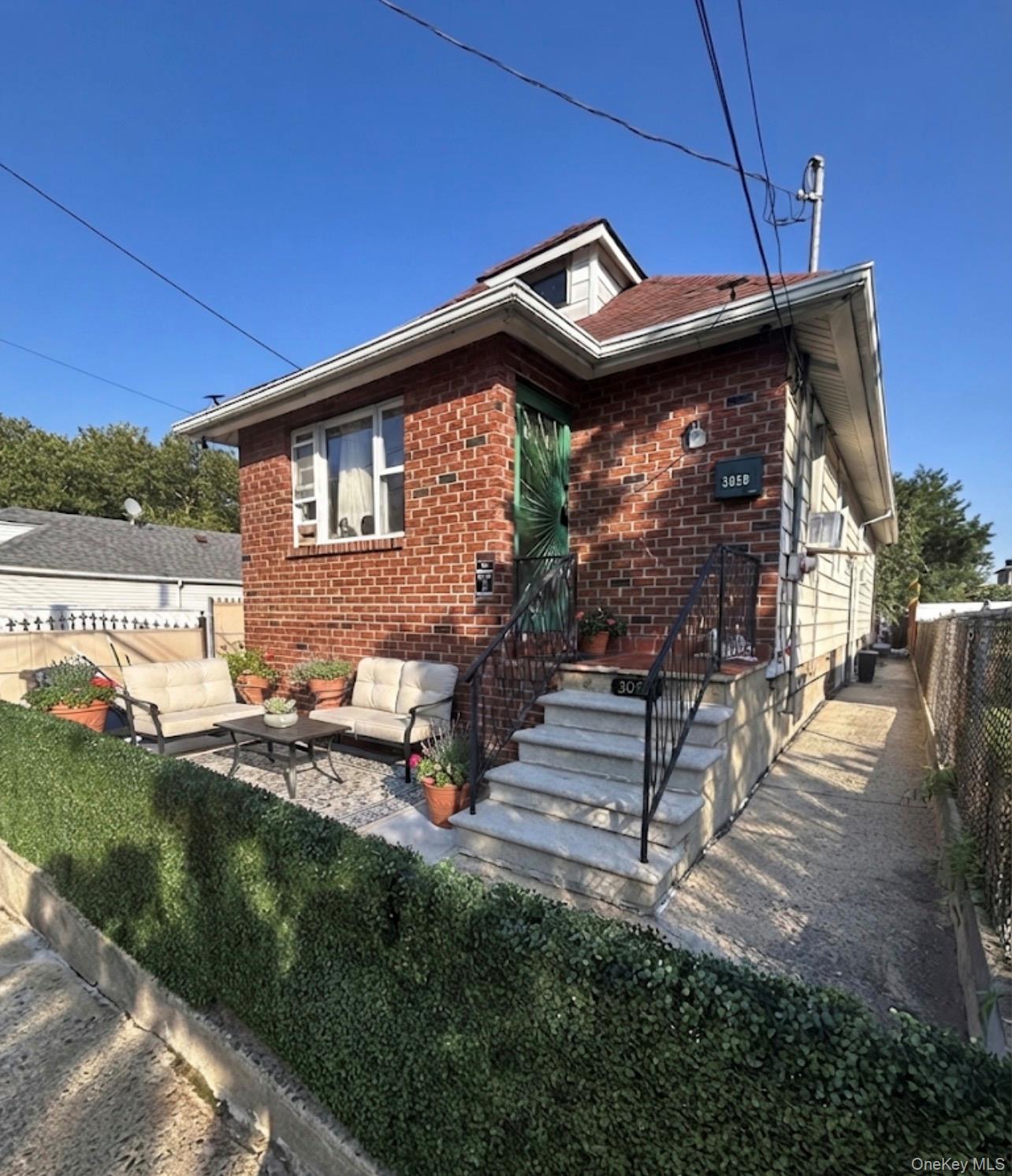 3058 Barkley Avenue – For Sale