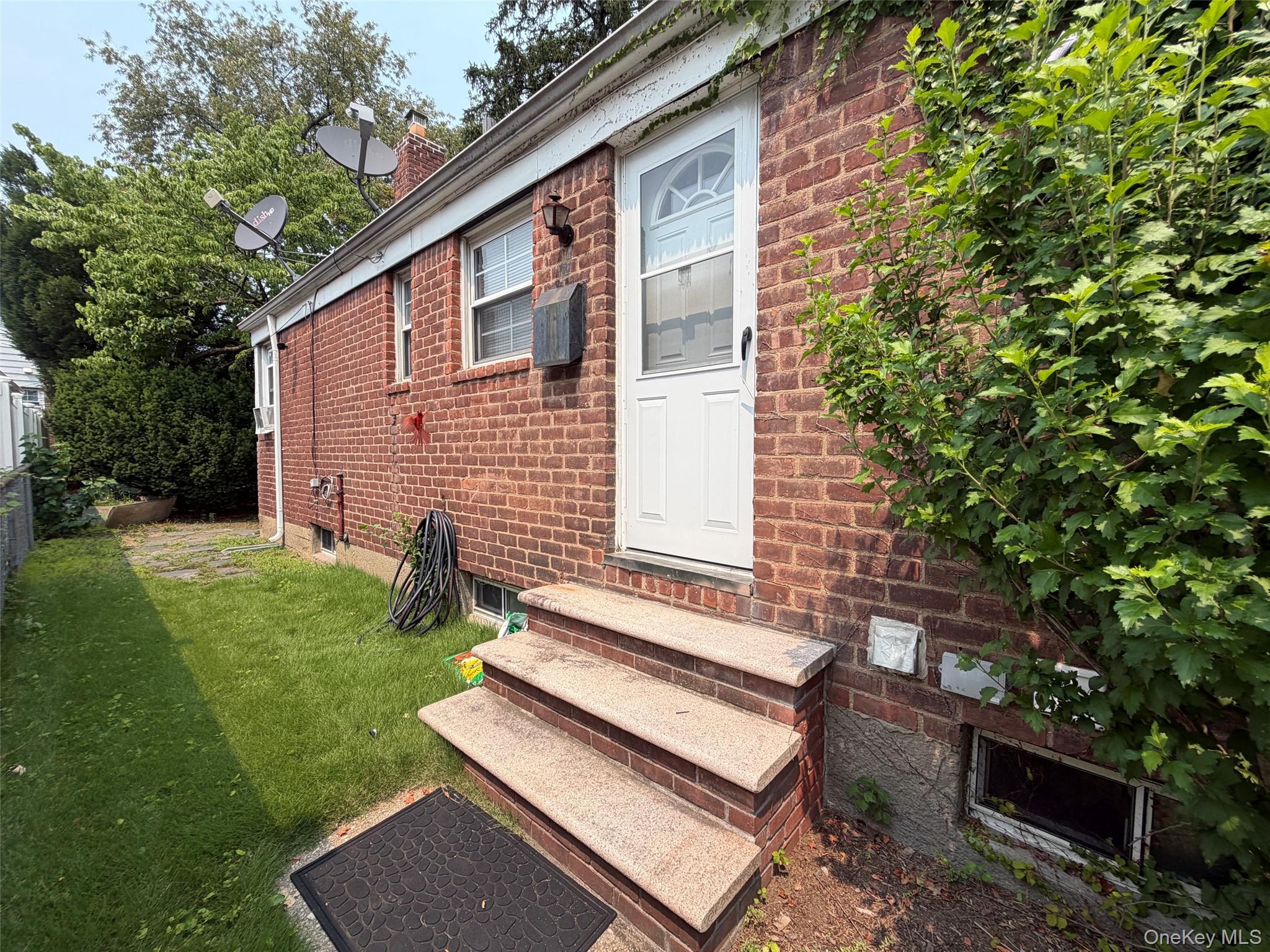 259-19 80 Avenue – For Sale photo 5