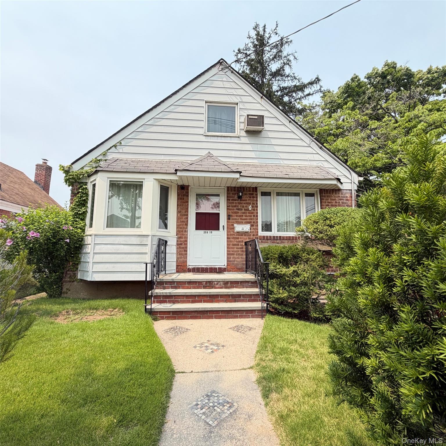 259-19 80 Avenue – For Sale photo 2