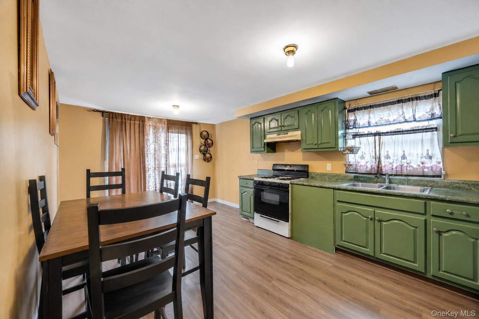 20 E Pine Street – For Sale photo 22