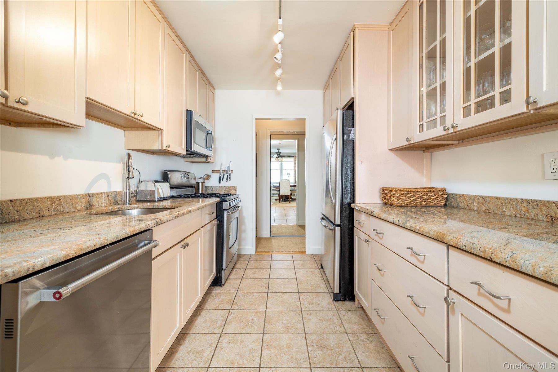 522 Shore Road, Unit 5G photo 19