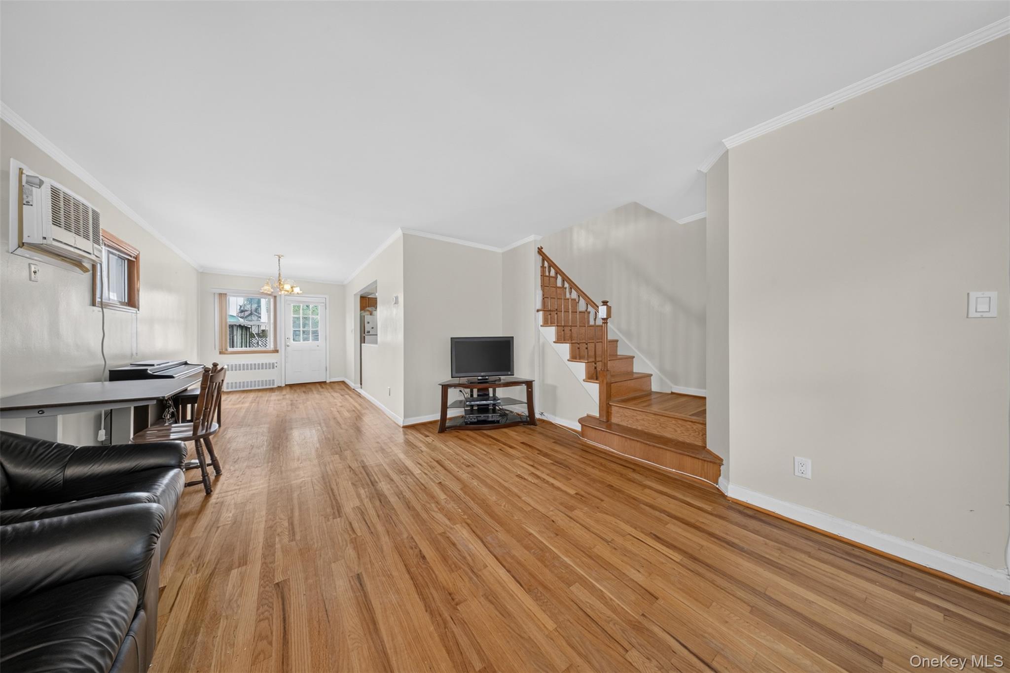 146-18 Kalmia Avenue – For Sale photo 4