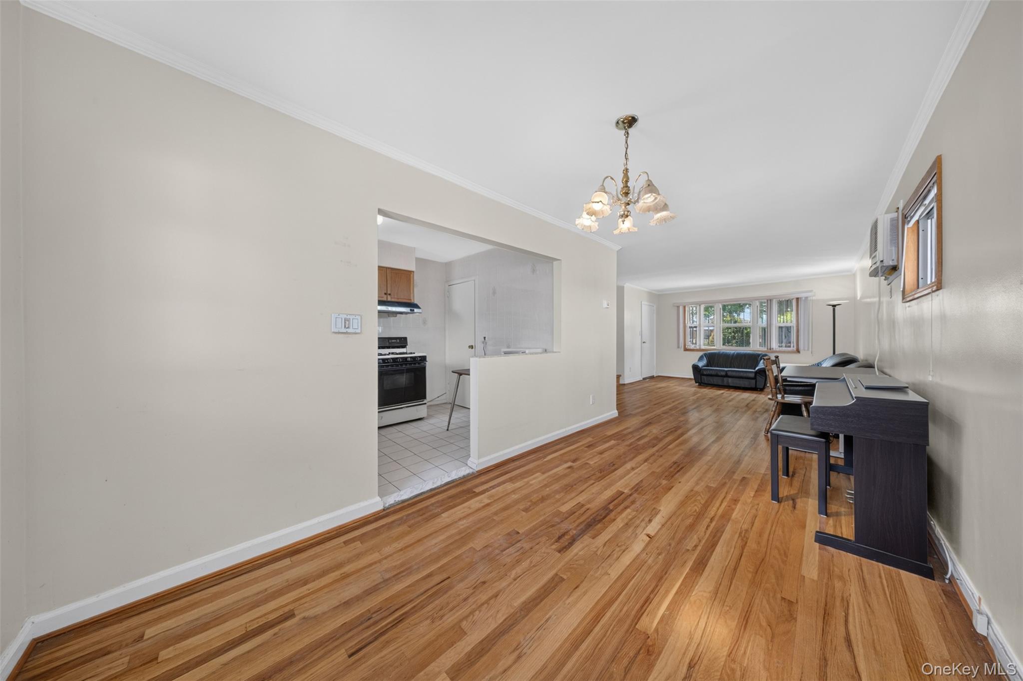 146-18 Kalmia Avenue – For Sale photo 7