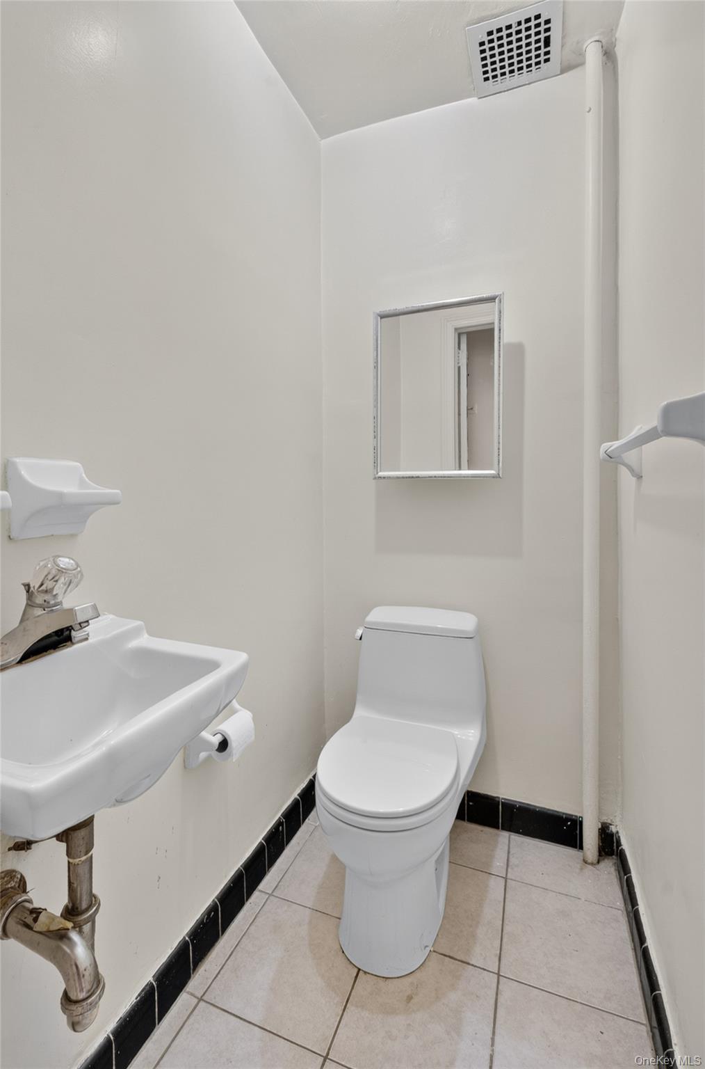146-18 Kalmia Avenue – For Sale photo 10
