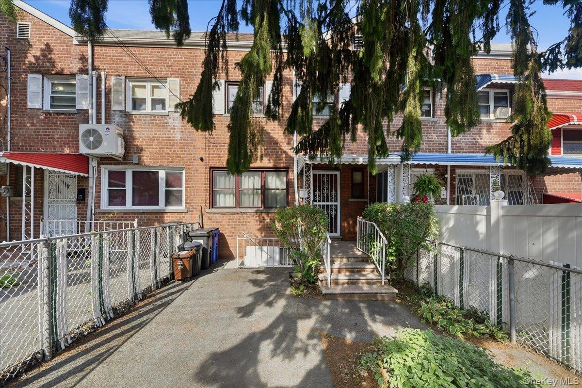 3310 Gunther Avenue – For Sale