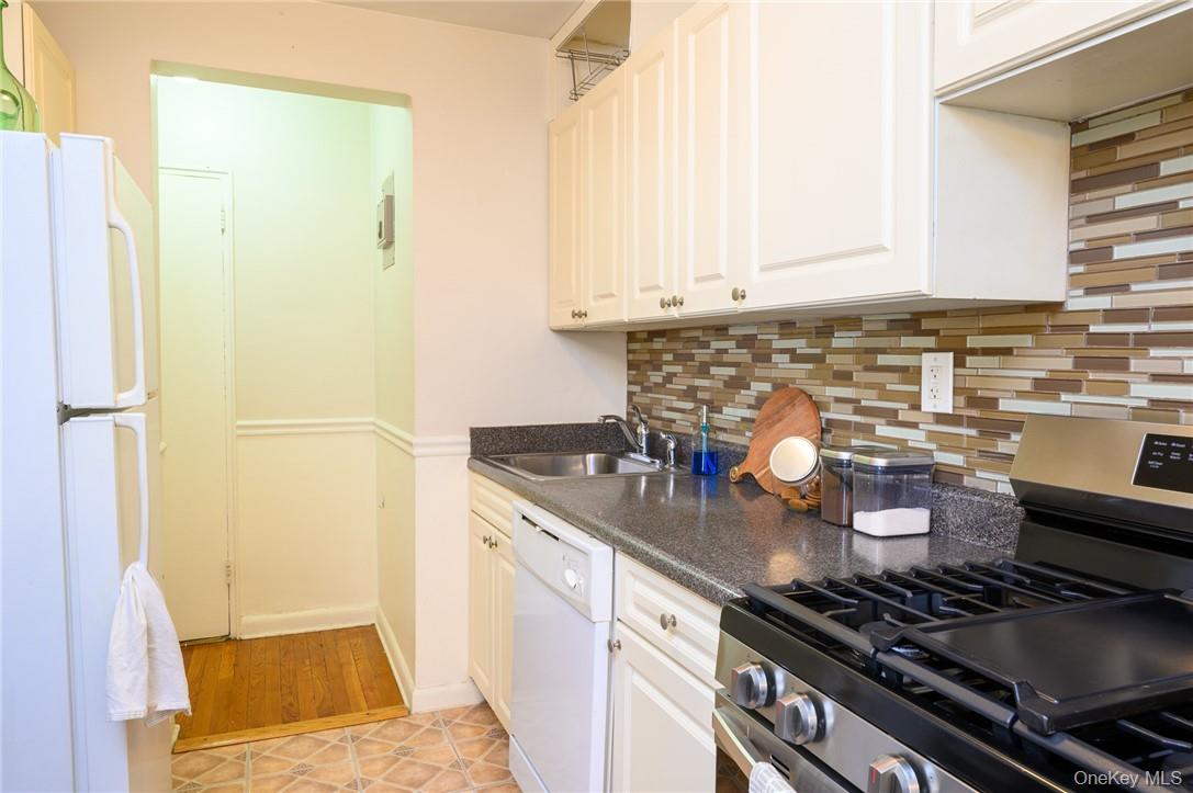 4 Sadore Lane, Unit 3J photo 11