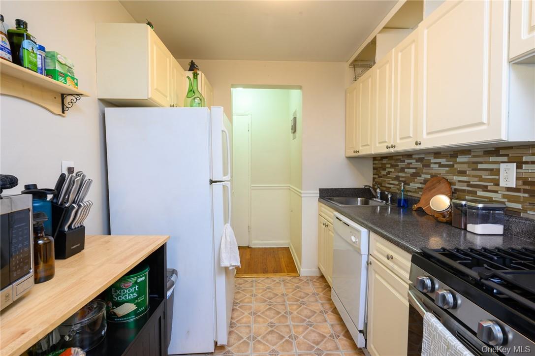 4 Sadore Lane, Unit 3J photo 9