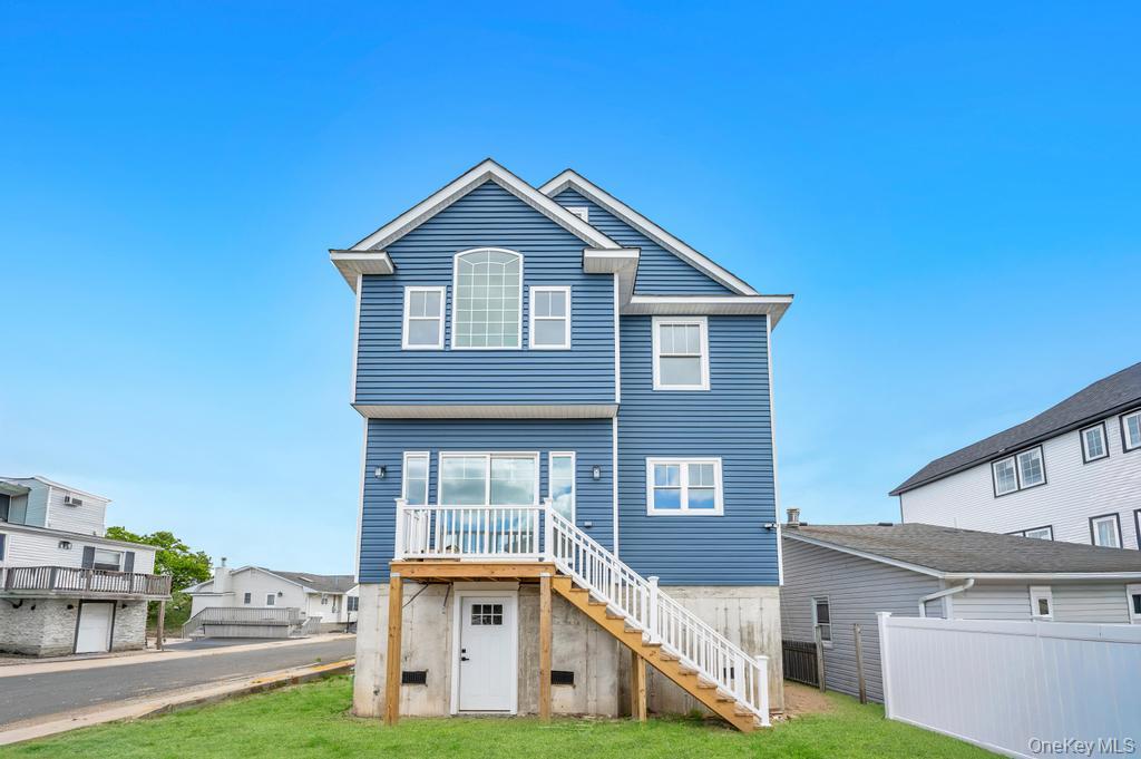 10 8th Avenue – For Sale photo 2