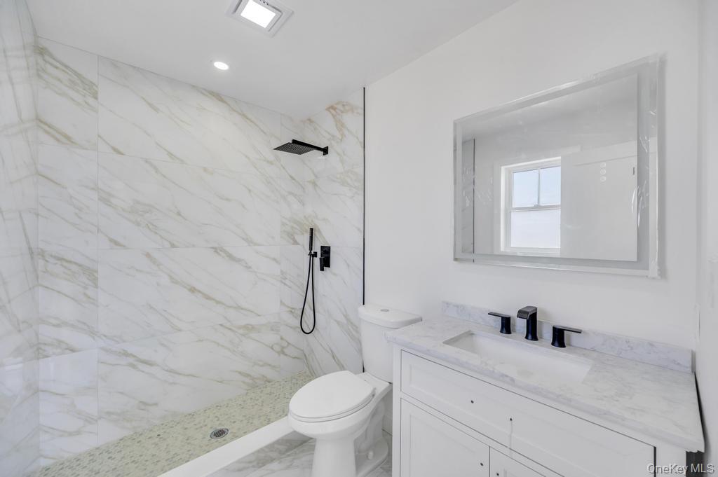 10 8th Avenue – For Sale photo 10