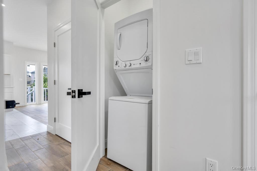 10 8th Avenue – For Sale photo 6