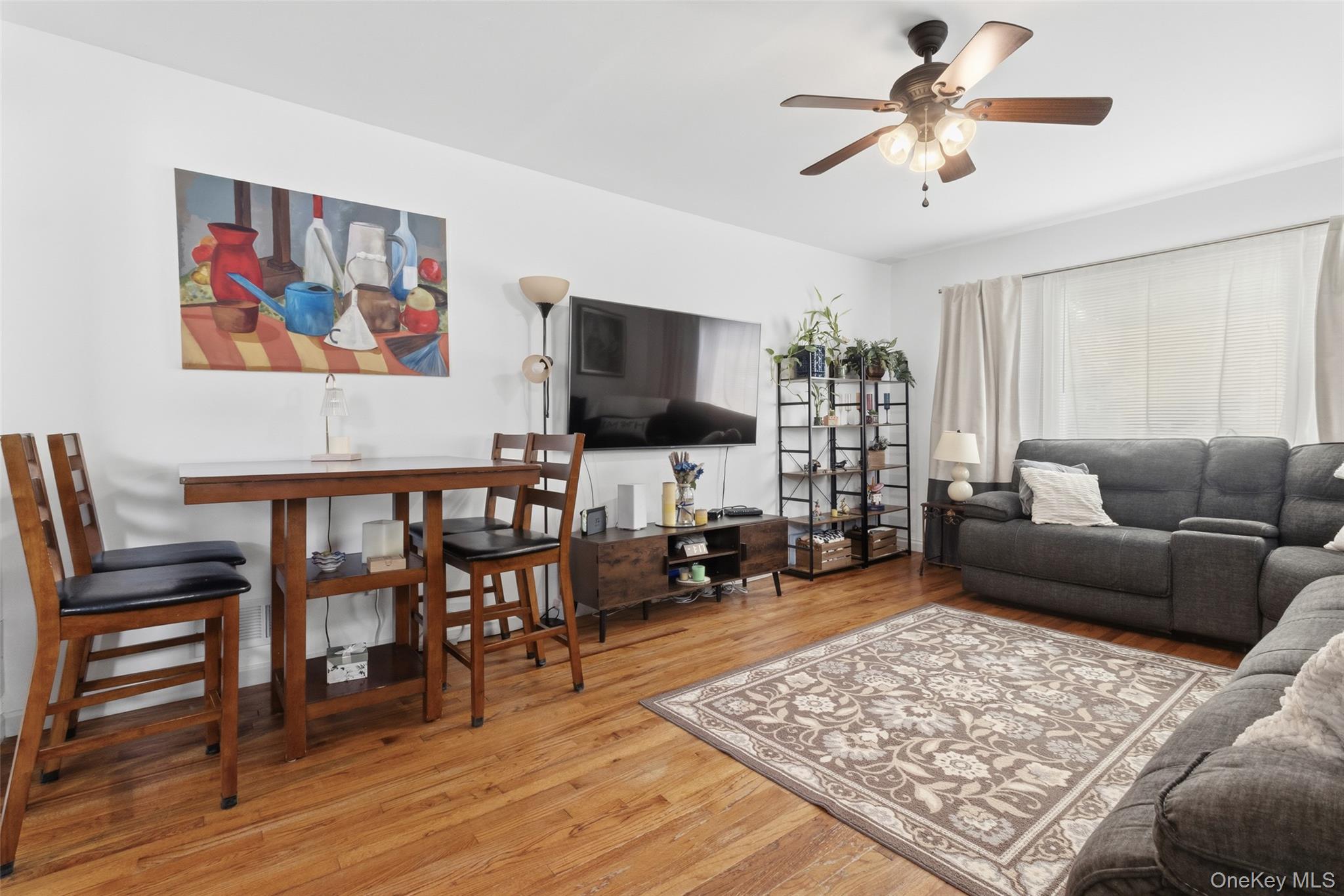 23 Gates Avenue – For Sale photo 6