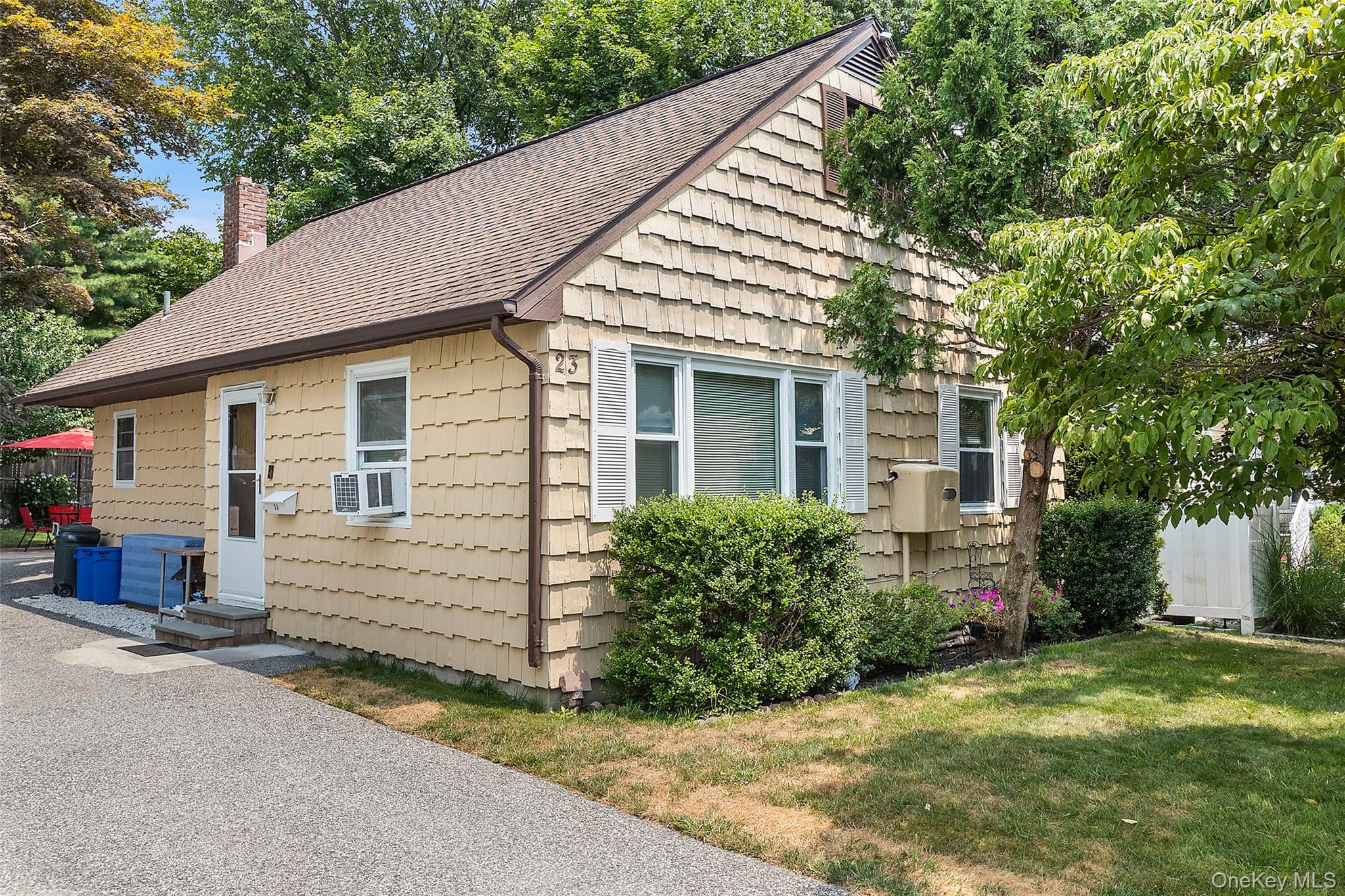 23 Gates Avenue – For Sale photo 5